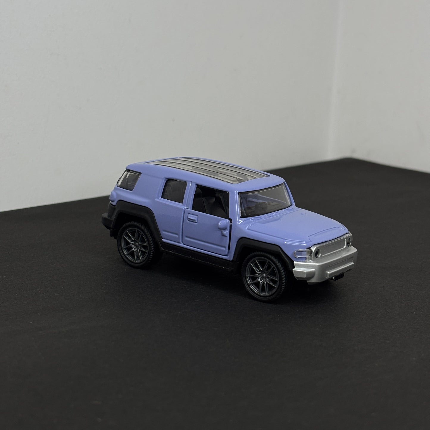 FJ Cruiser Blue Die Cast Metal Body 1:43