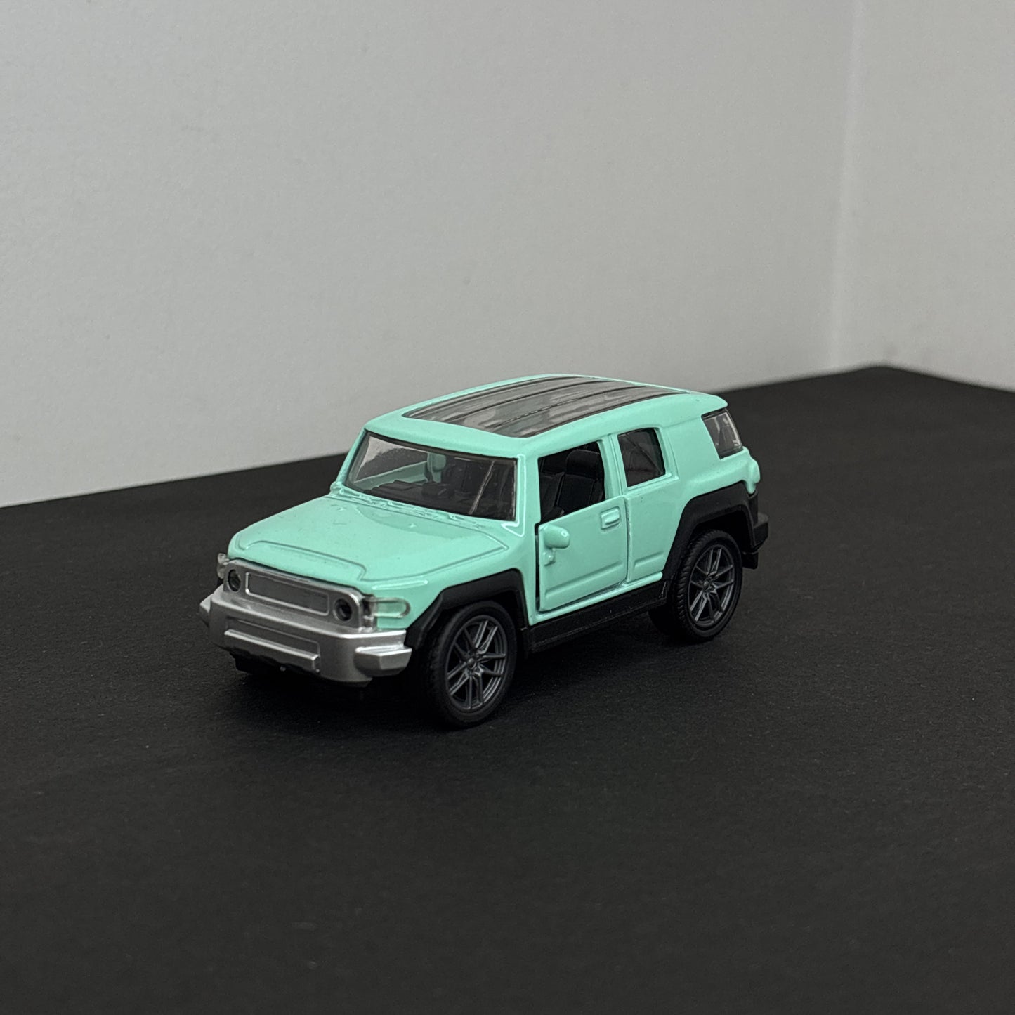 FJ Cruiser Die Cast Metal Body 1:43