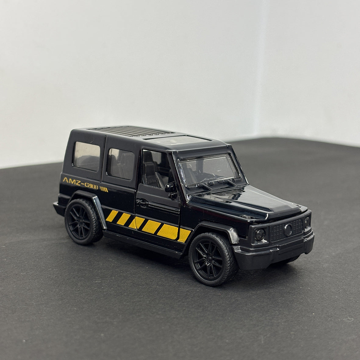G Wagon Black Die Cast Metal Body 1:43