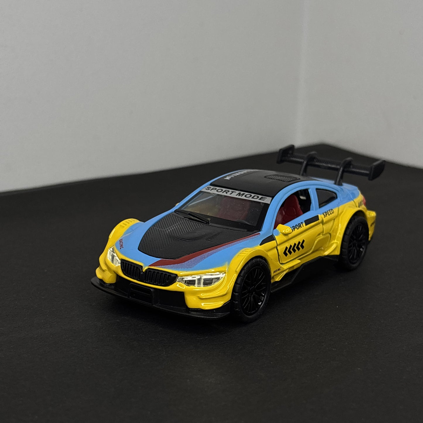BMW M4 Sports Car Yellow and Blue 1:36