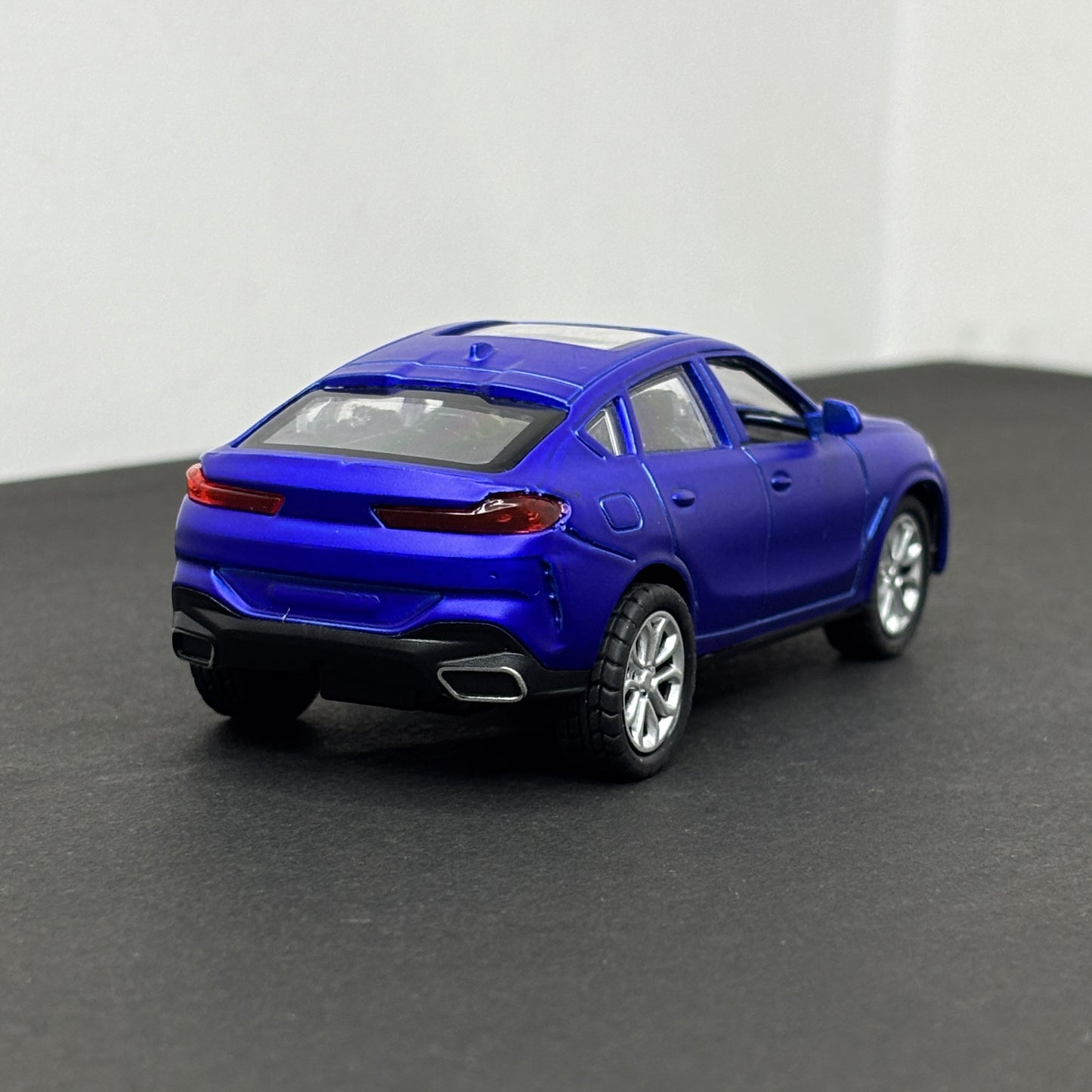 BMW X6 Blue Die Cast Metal Body 1:43