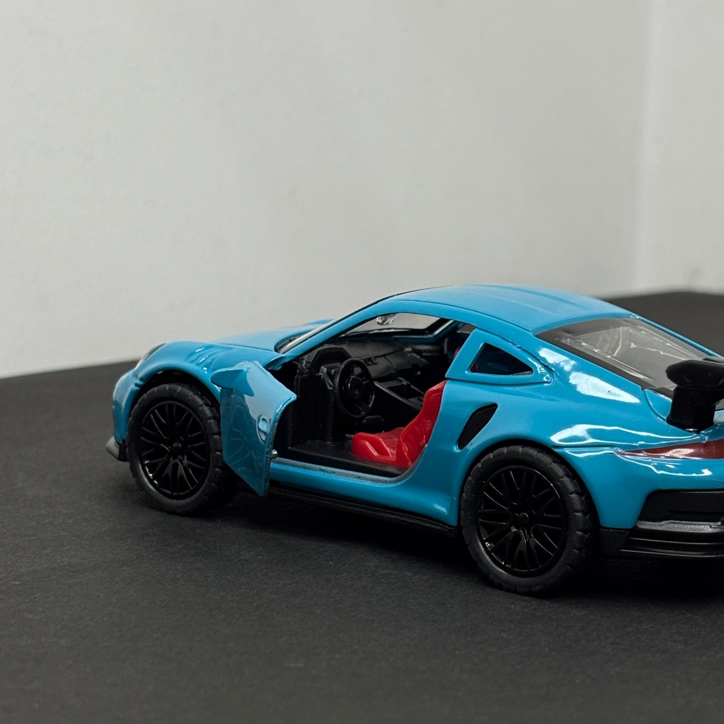 porsche Premium Die Cast Metal Body 1:36