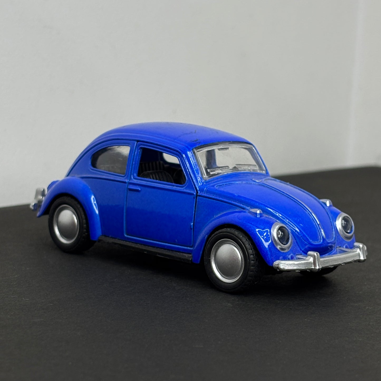 Volkswagen beetle Blue Die Cast Metal Body