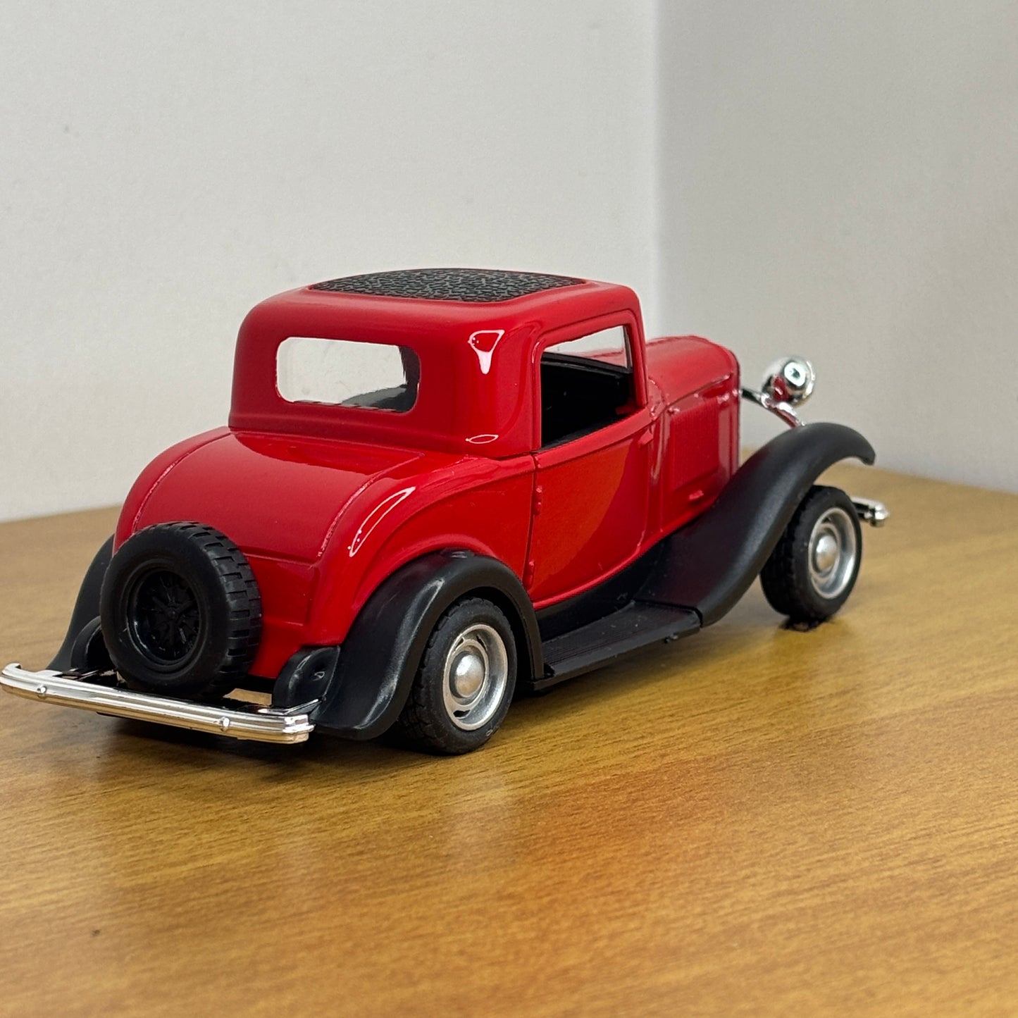 Vintage Classic Die Cast Model 1:36