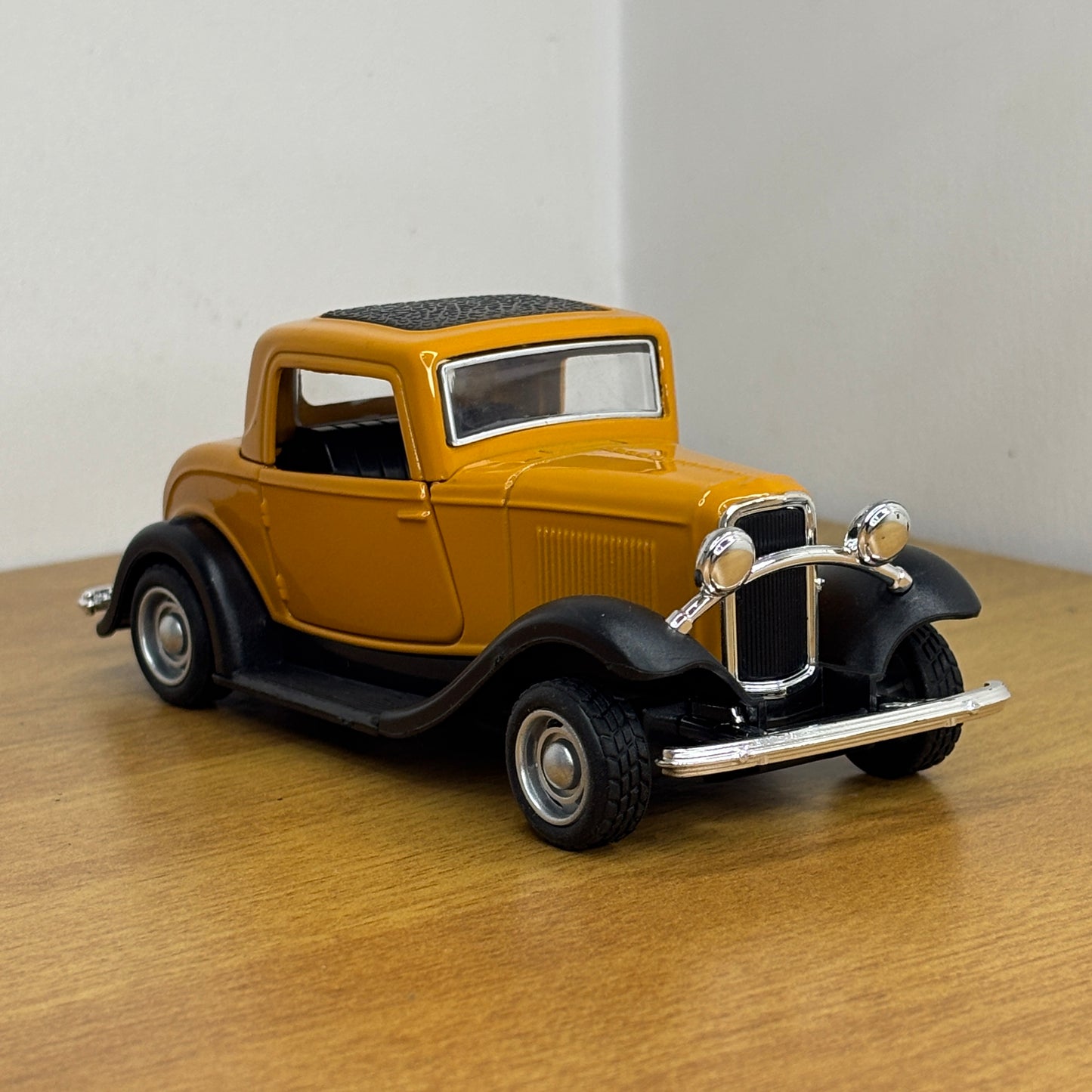 Vintage Classic Die Cast Model Orange 1:36