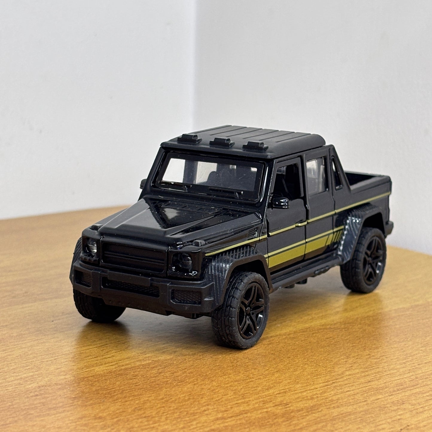 Benz G Class Black Die Cast Model 1:36