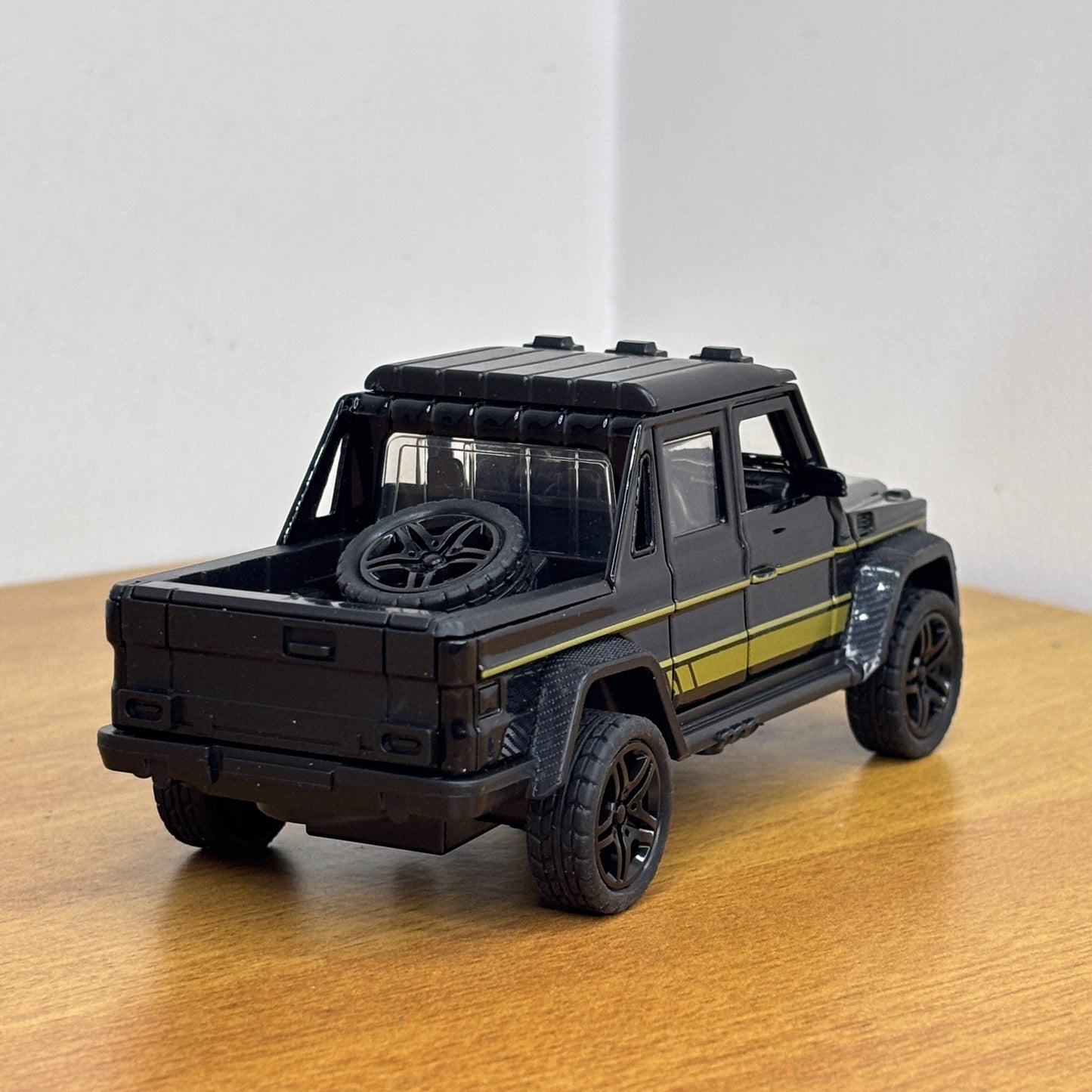Benz G Class Black Die Cast Model 1:36
