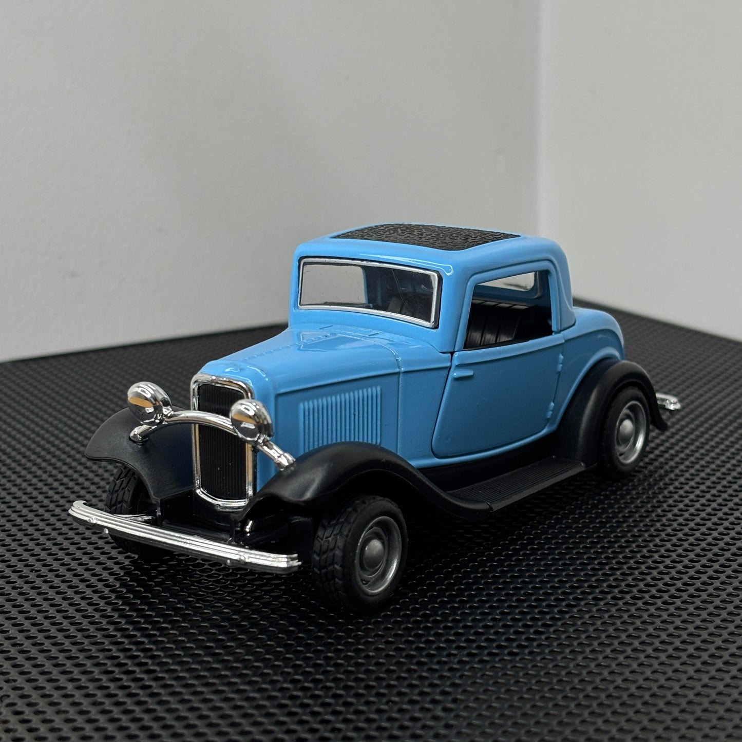 Vintage Classic Sky Blue Die Cast Model 1:36
