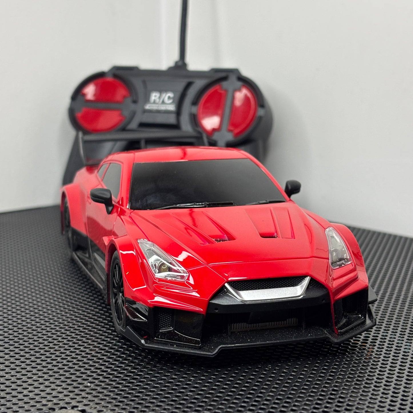 Nissan GT R35 RC Car Red 1:24