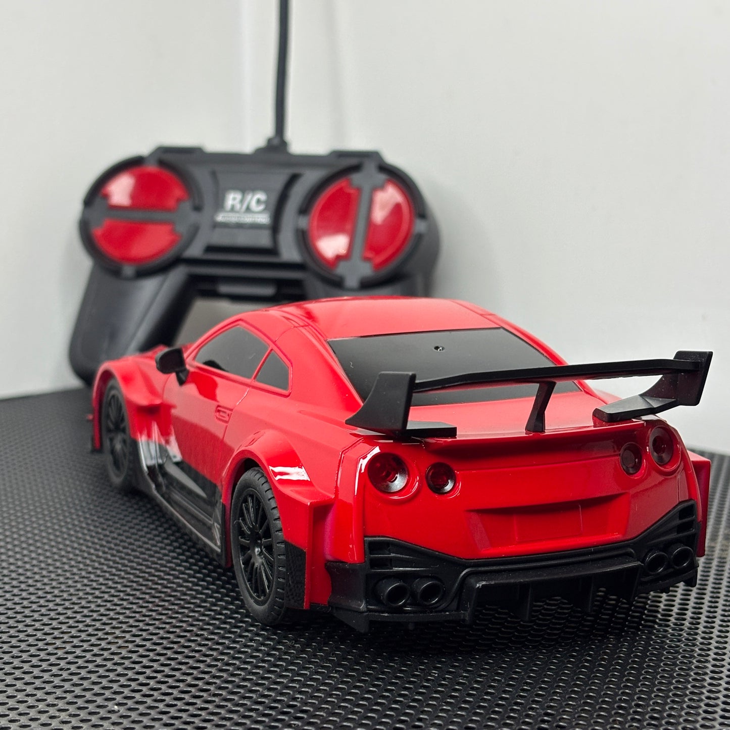 Nissan GT R35 RC Car Red 1:24
