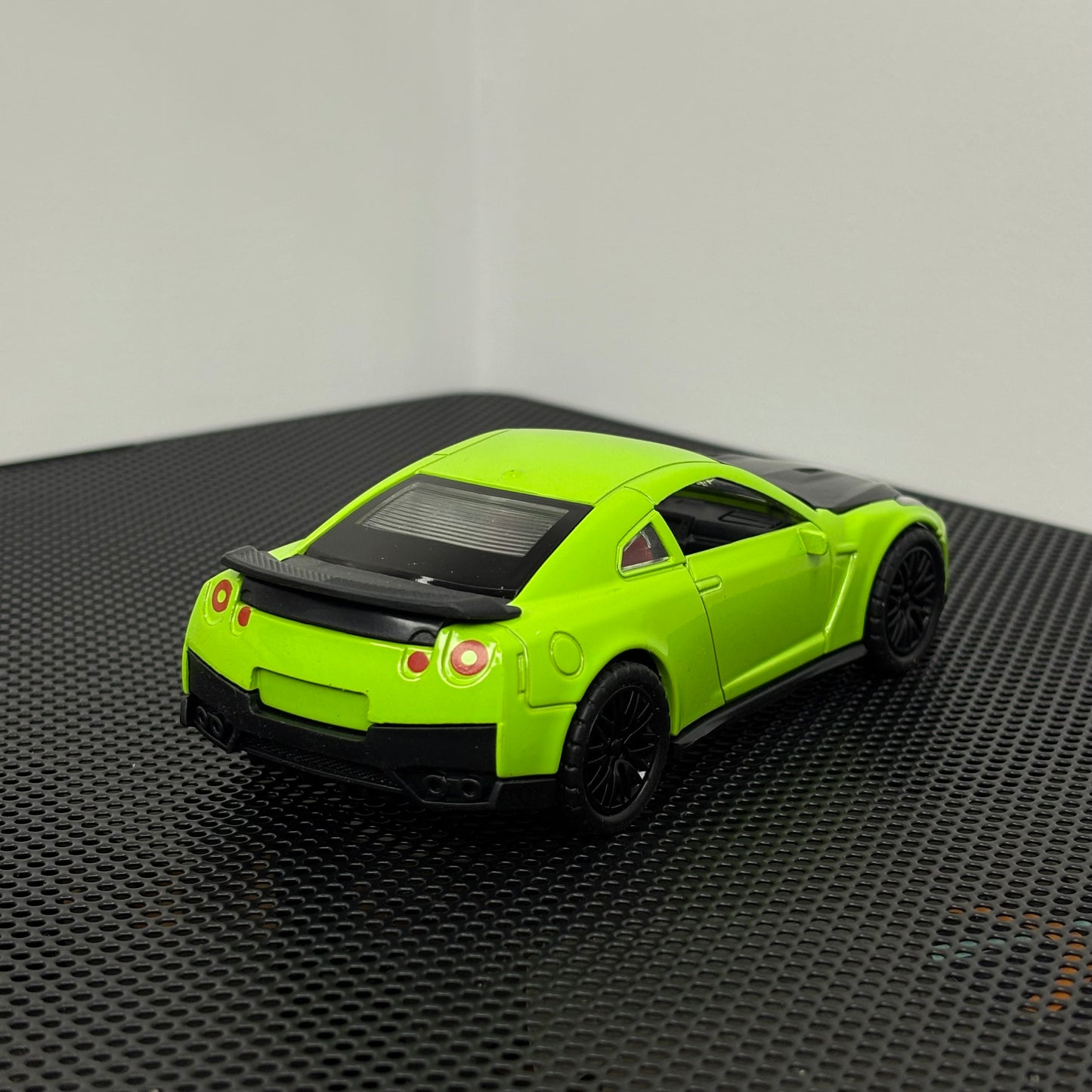 Nissan GTR Green Diecast Metal Body 1:36