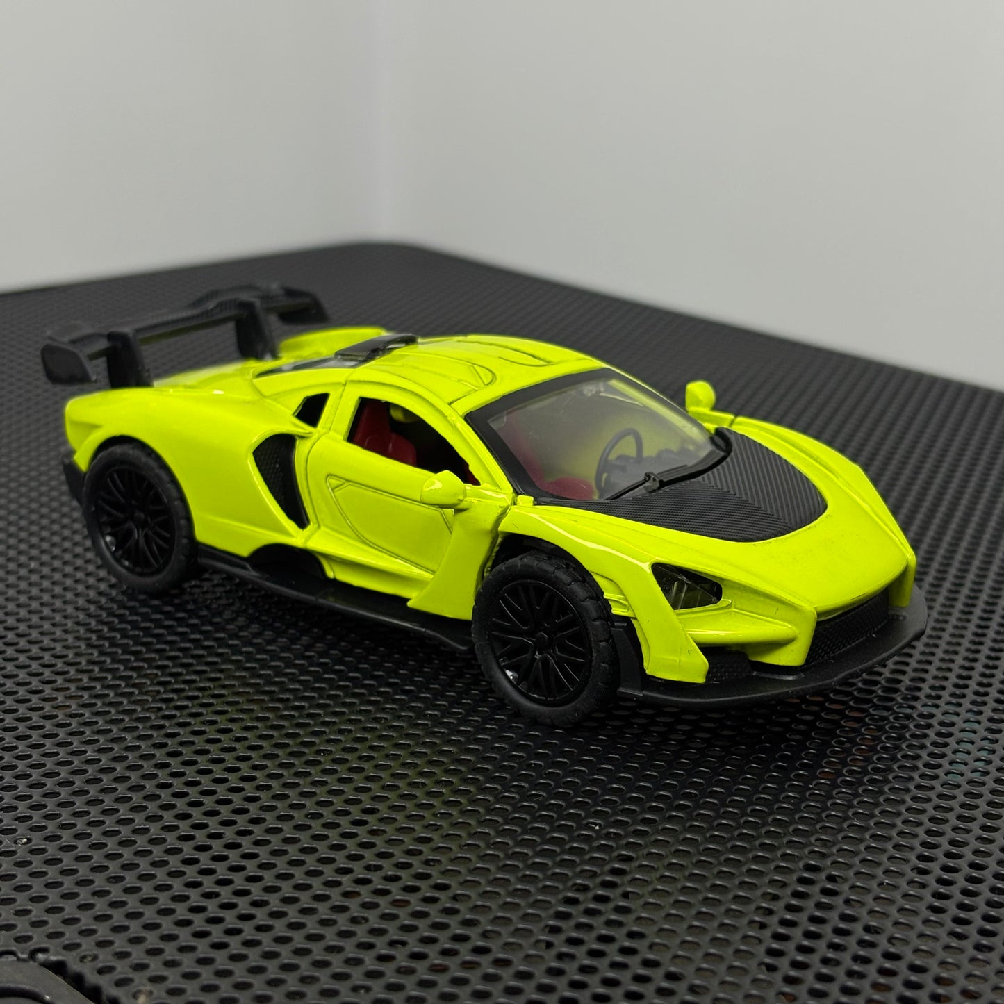 Mclaren senna Green Die Cast Metal Body