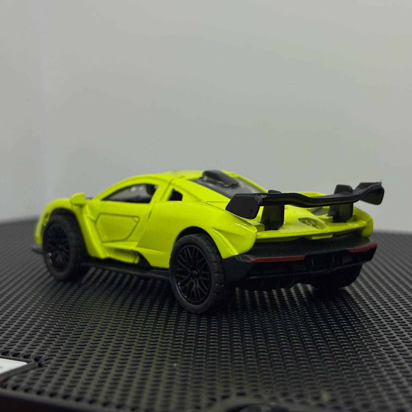 Mclaren senna Green Die Cast Metal Body