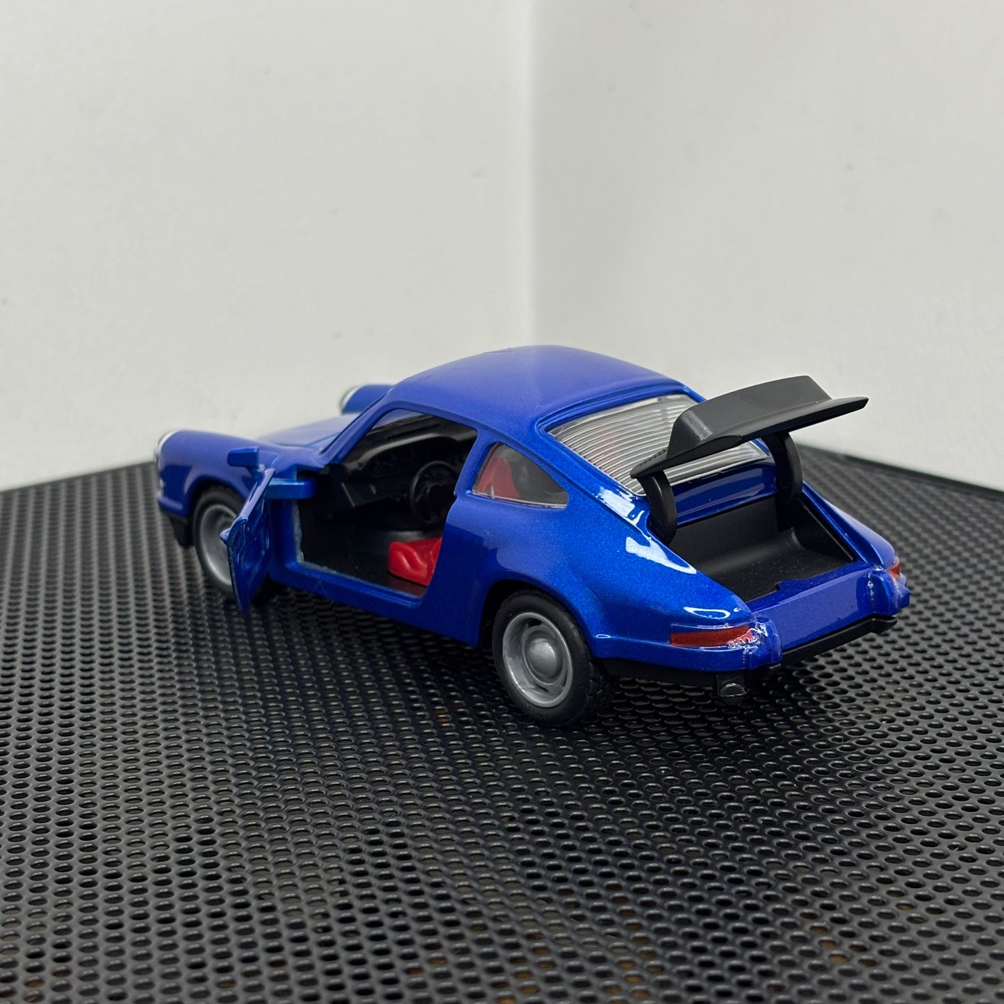Porsche 911 3.2 Carrera Blue Die Cast Metal Car 1:36