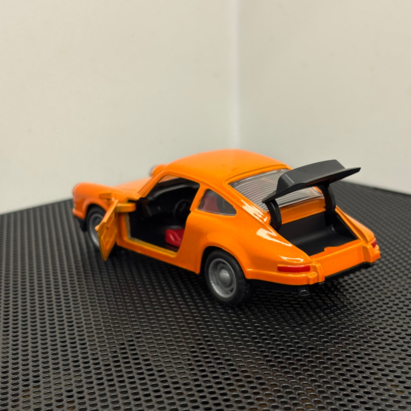 Porsche 911 3.2 Carrera Orange Die Cast Metal Car 1:36