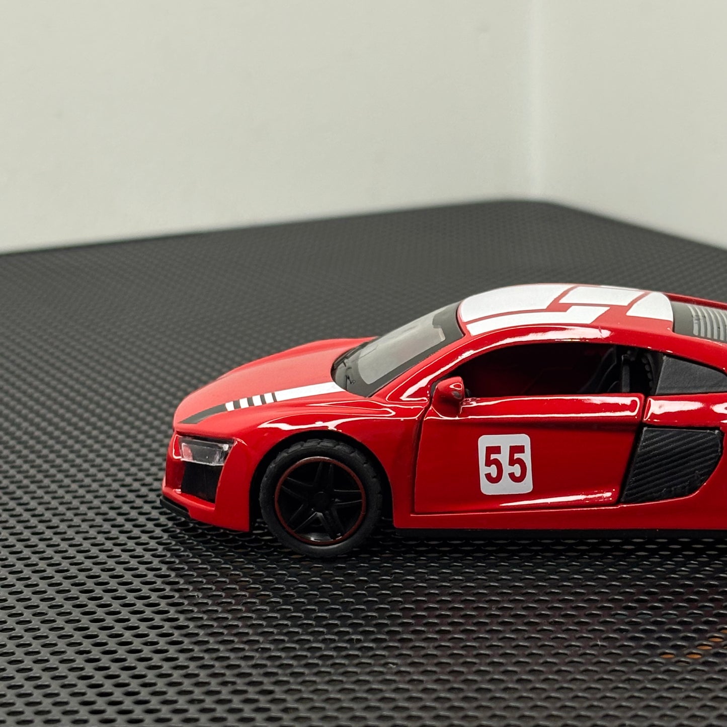Audi Red Die Cast Metal Body 1:43