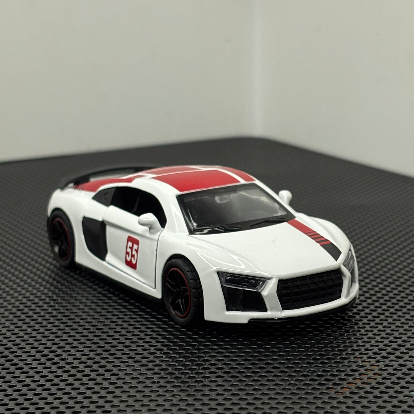 Audi white Graphics Die Cast Metal Body 1:43