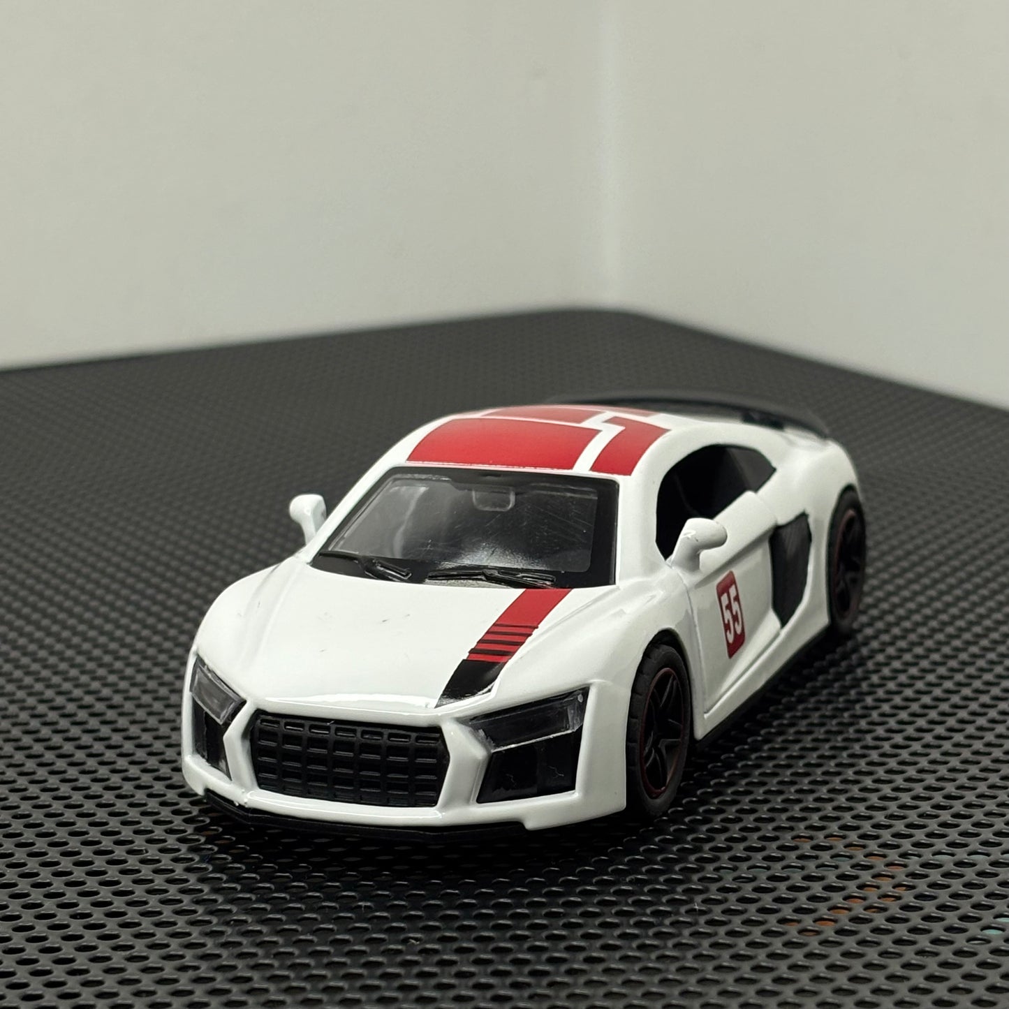 Audi white Graphics Die Cast Metal Body 1:43
