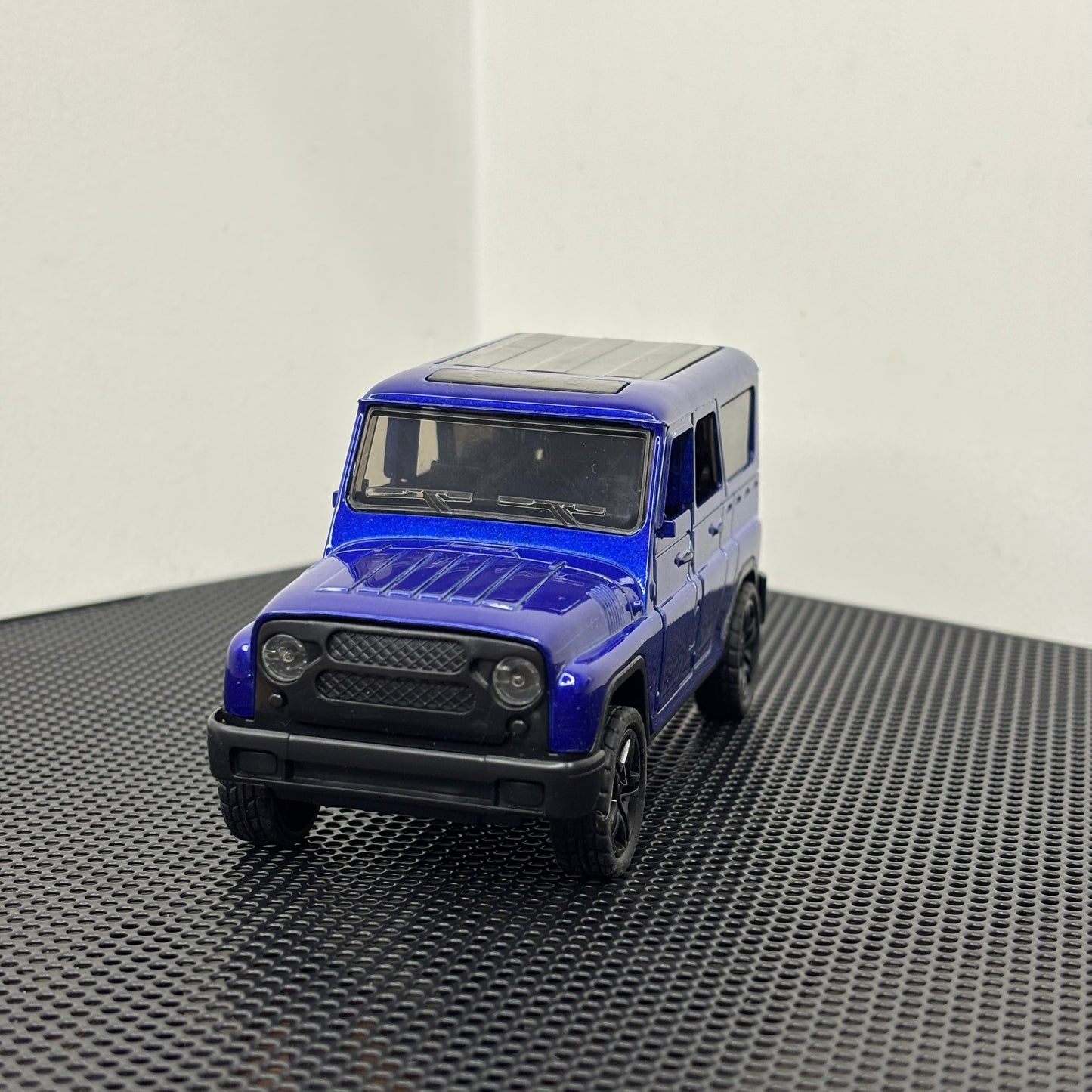 Metal Die Cast Jeep Blue Pull Back Car for Kids & Collectors 1:36