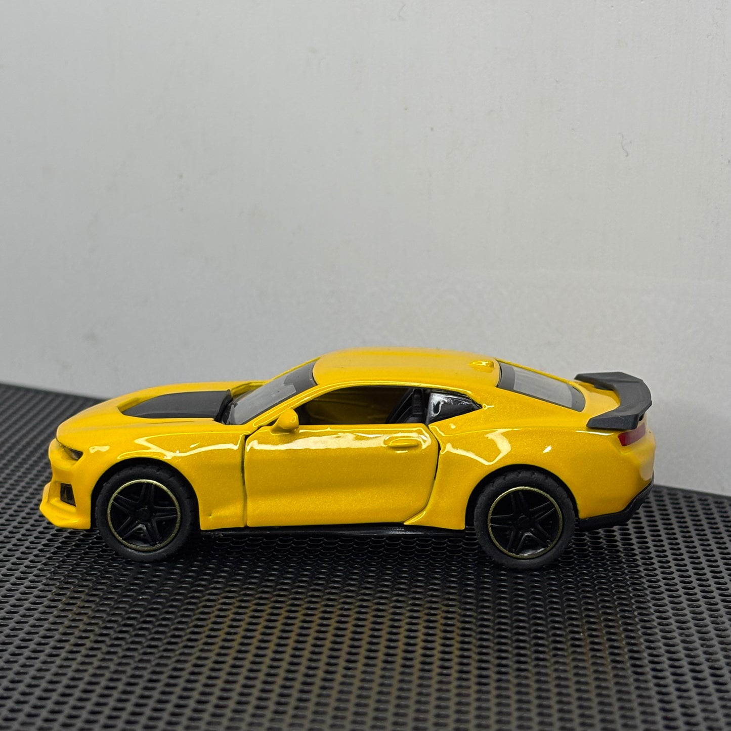 Chevrolet Camaro 1:43 Die-Cast Metal Car – Yellow Sports Model