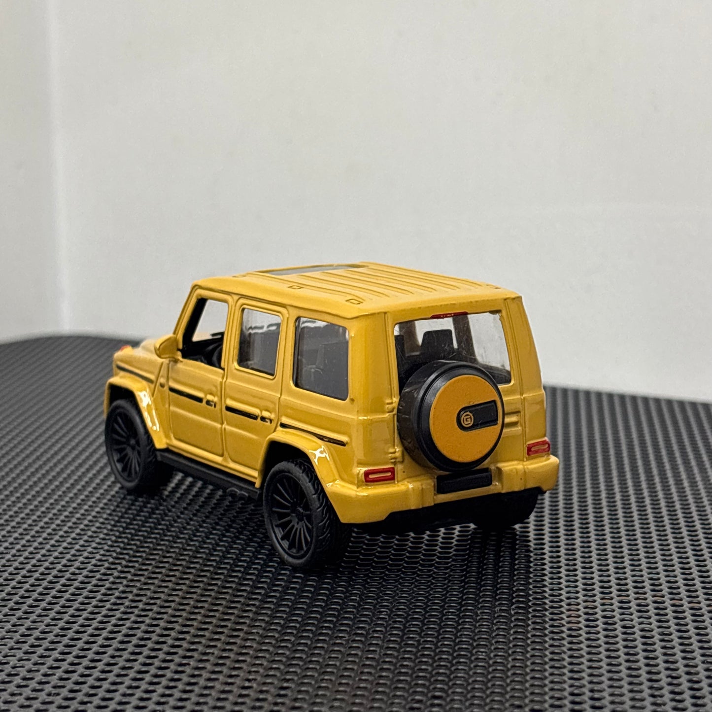 Mercedes G-Wagon Yellow 1:43 Diecast Model Car – Premium Metal Body Luxury SUV Miniature Collectible
