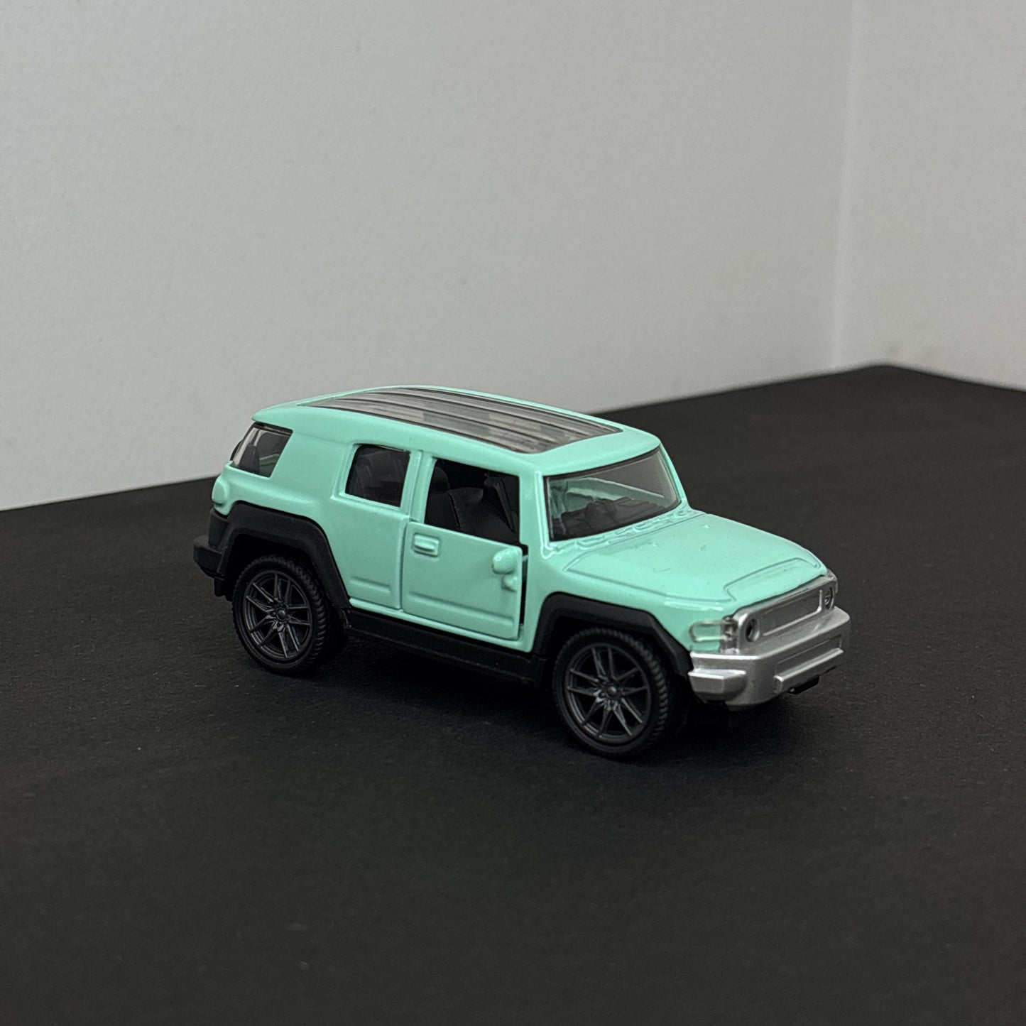 FJ Cruiser Die Cast Metal Body 1:43