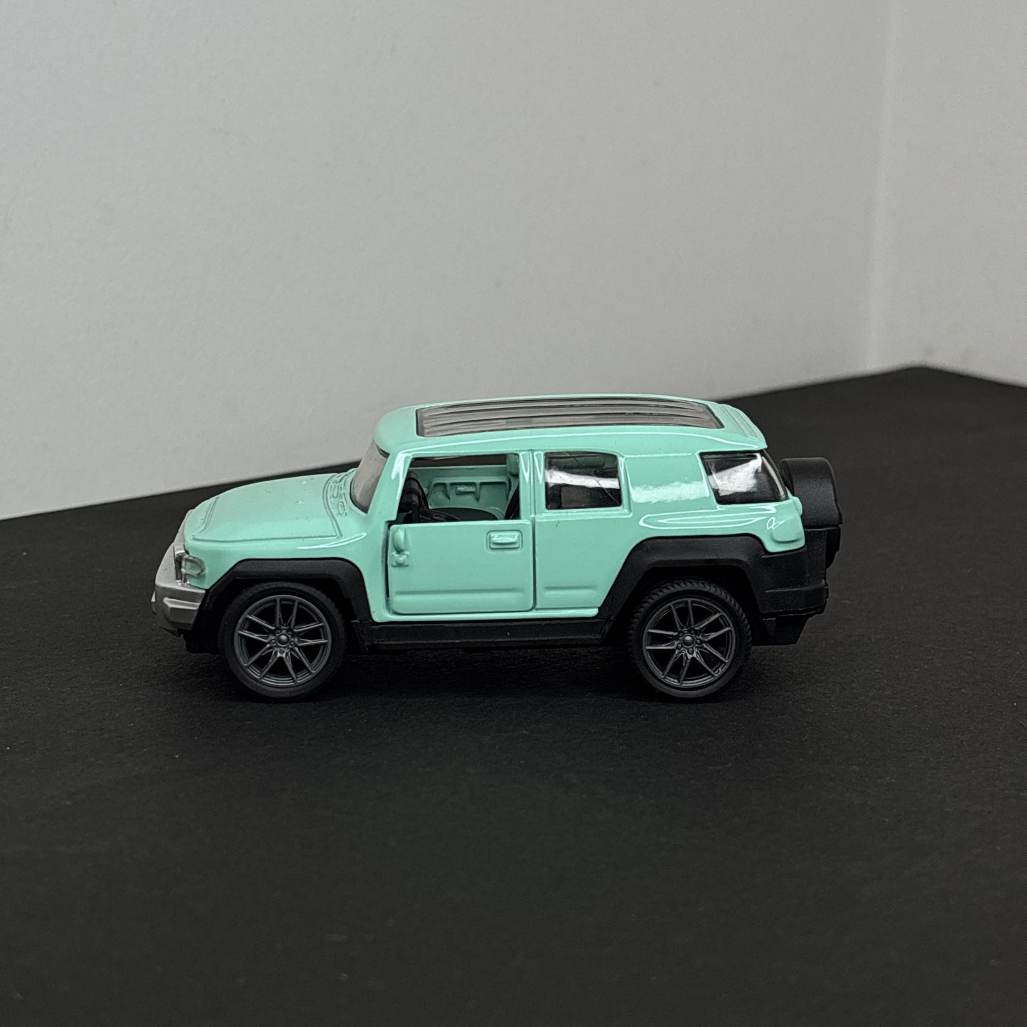 FJ Cruiser Die Cast Metal Body 1:43