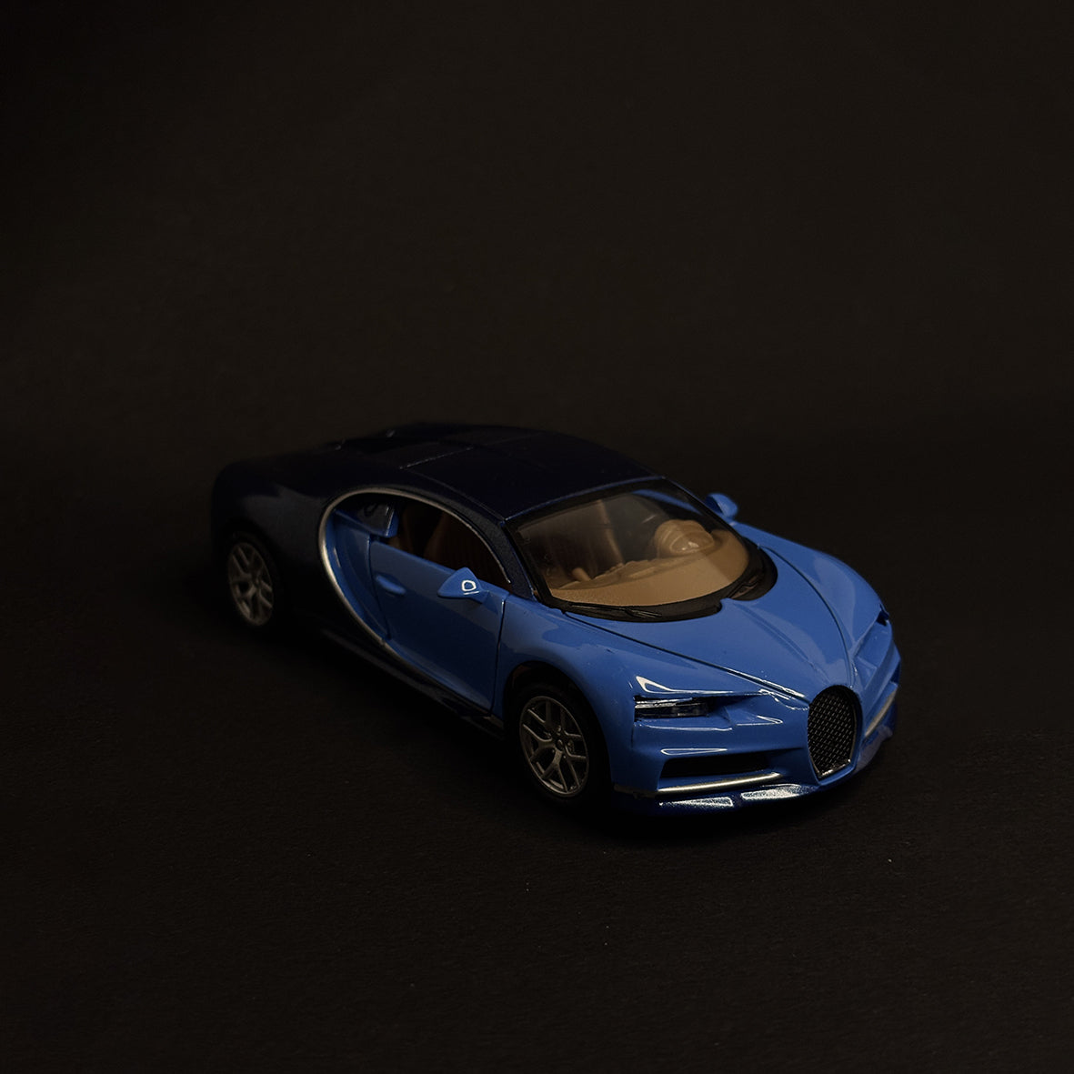 Bugatti Chiron Blue Metal Body