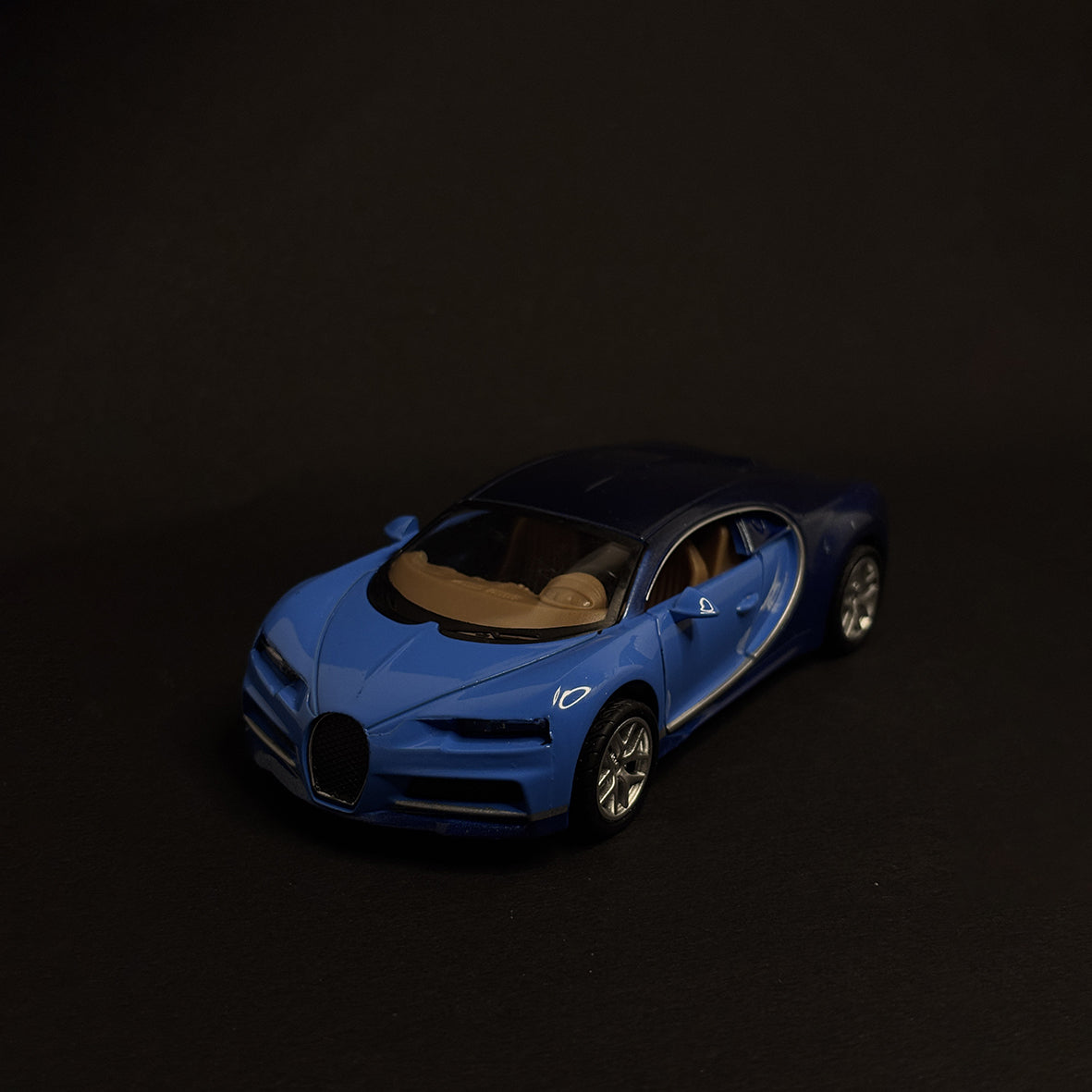 Bugatti Chiron Blue Metal Body