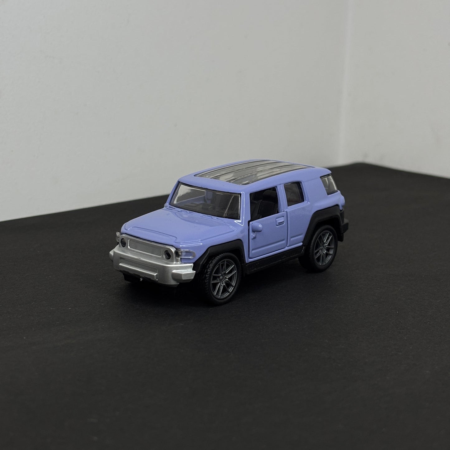 FJ Cruiser Blue Die Cast Metal Body 1:43