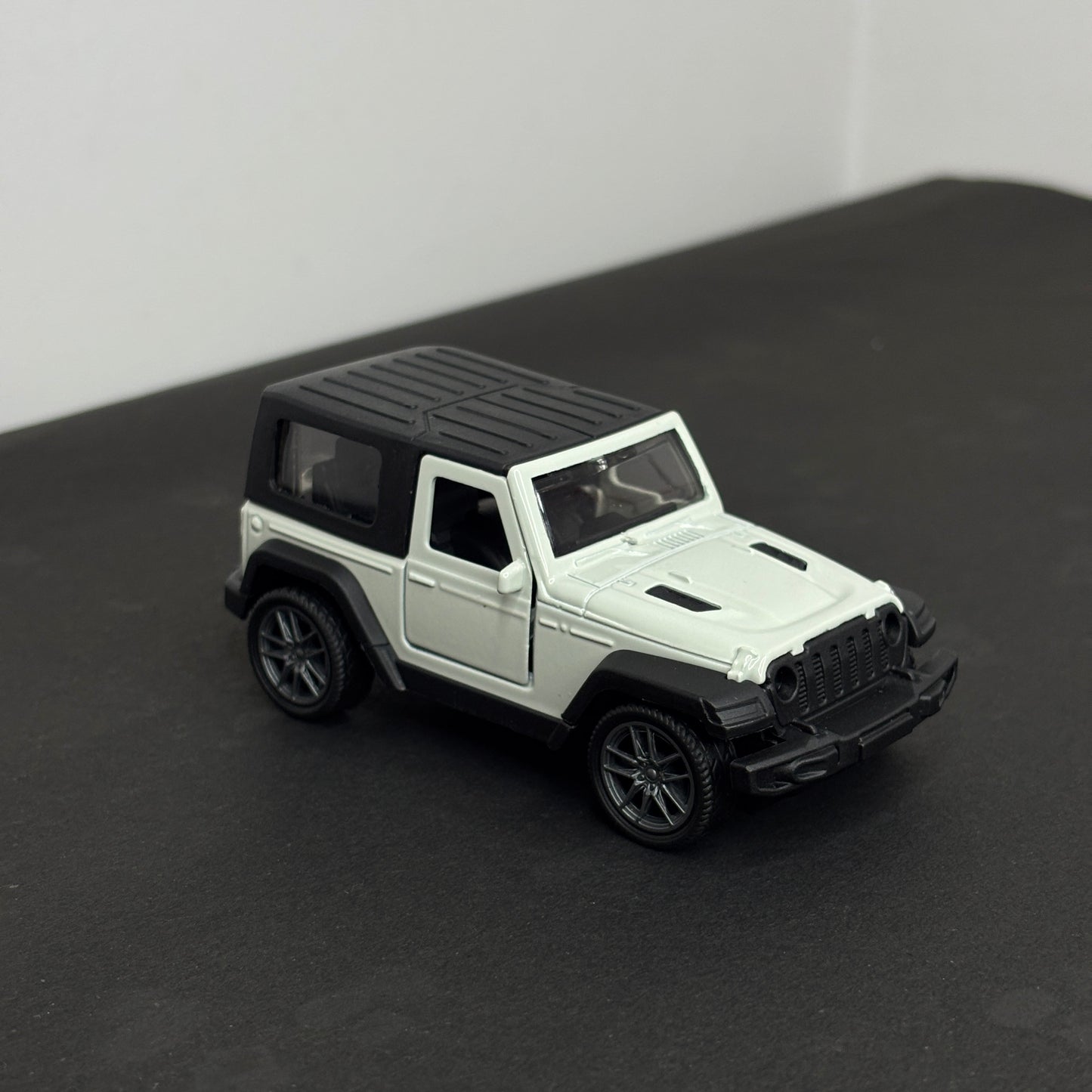 Thar Die Cast Metal Body 1:43 | Pull Back Action with Openable Doors
