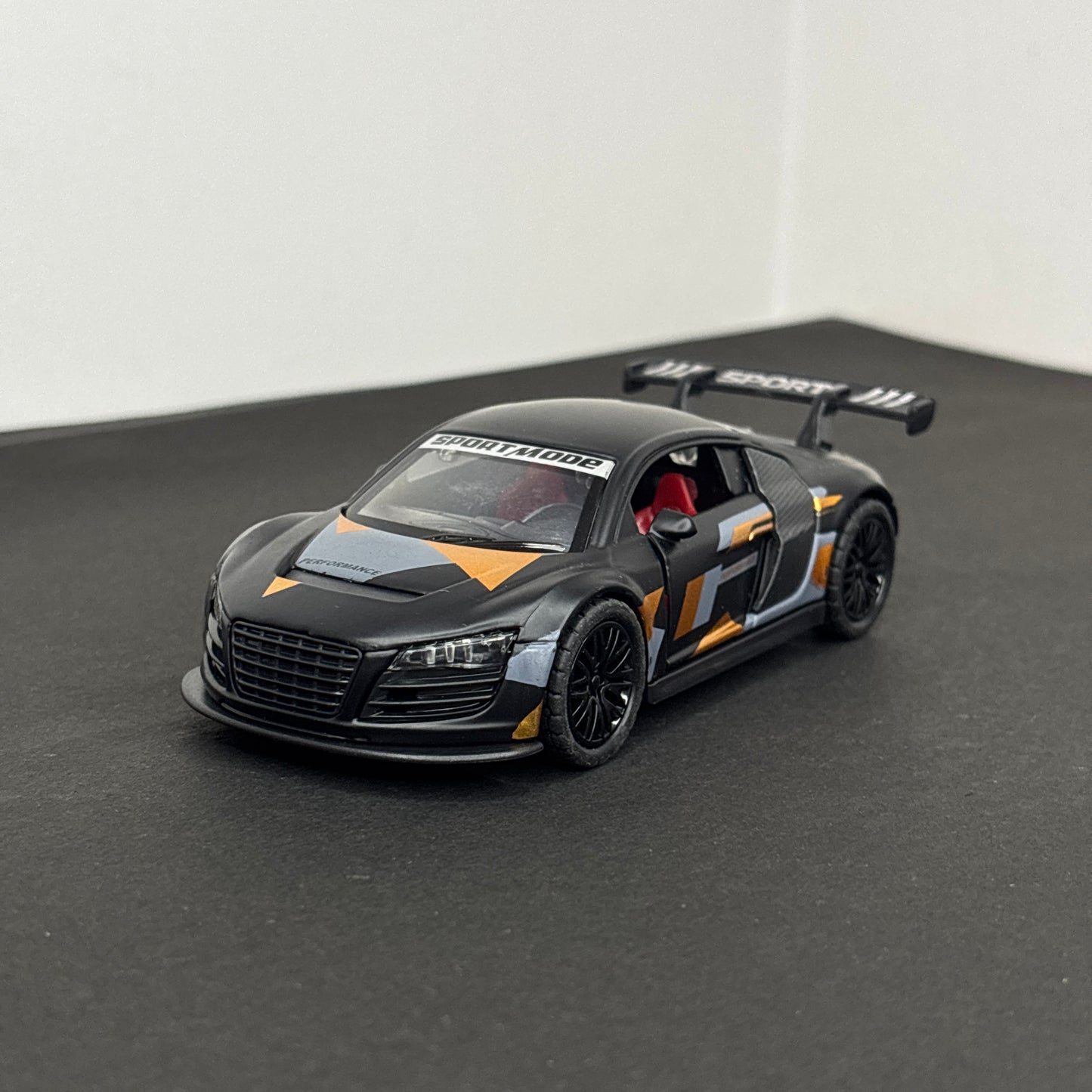 Audi R8 Sport Metal Car 1:36