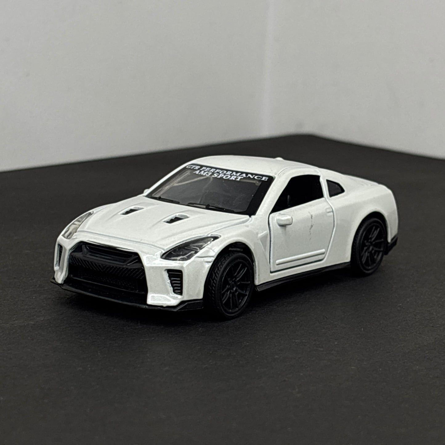 GTR R35 Diecast Metal Body 1:43
