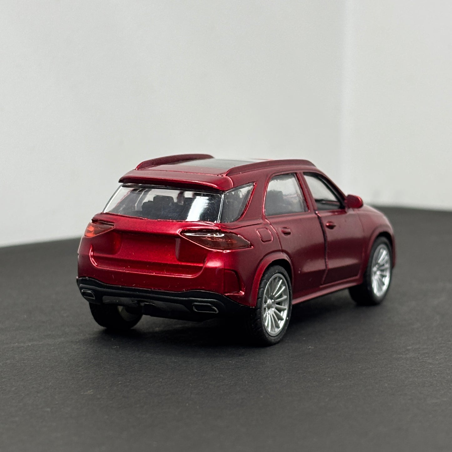 BMW X6 Red Die Cast Metal Body 1:43