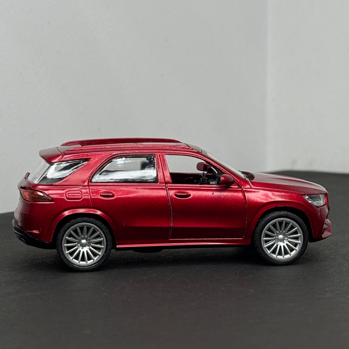 BMW X6 Red Die Cast Metal Body 1:43