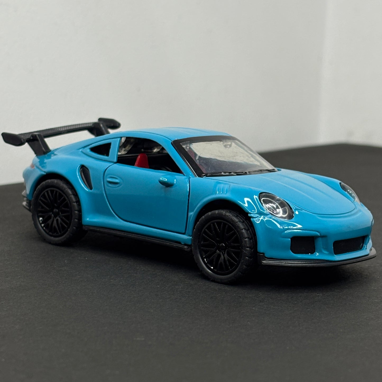 porsche Premium Die Cast Metal Body 1:36