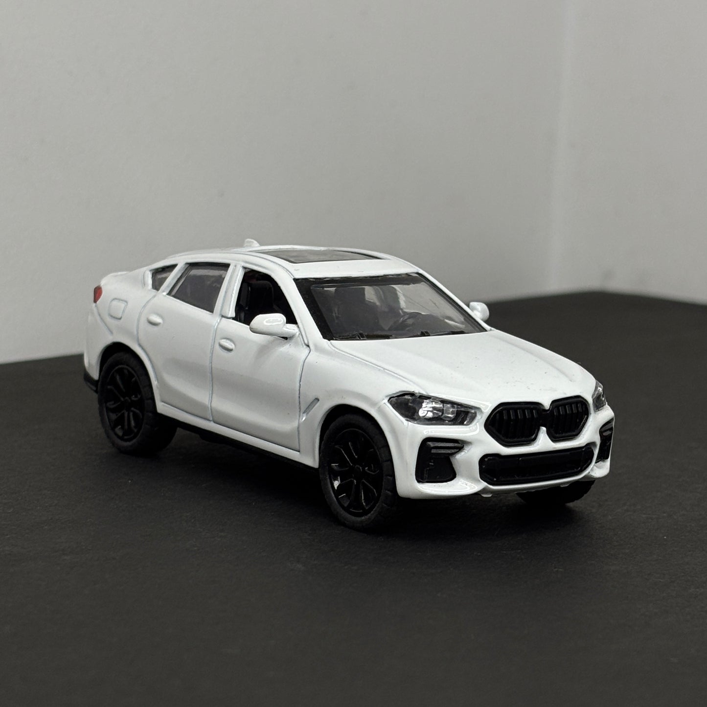 BMW X6 White Die Cast Metal Body 1:43