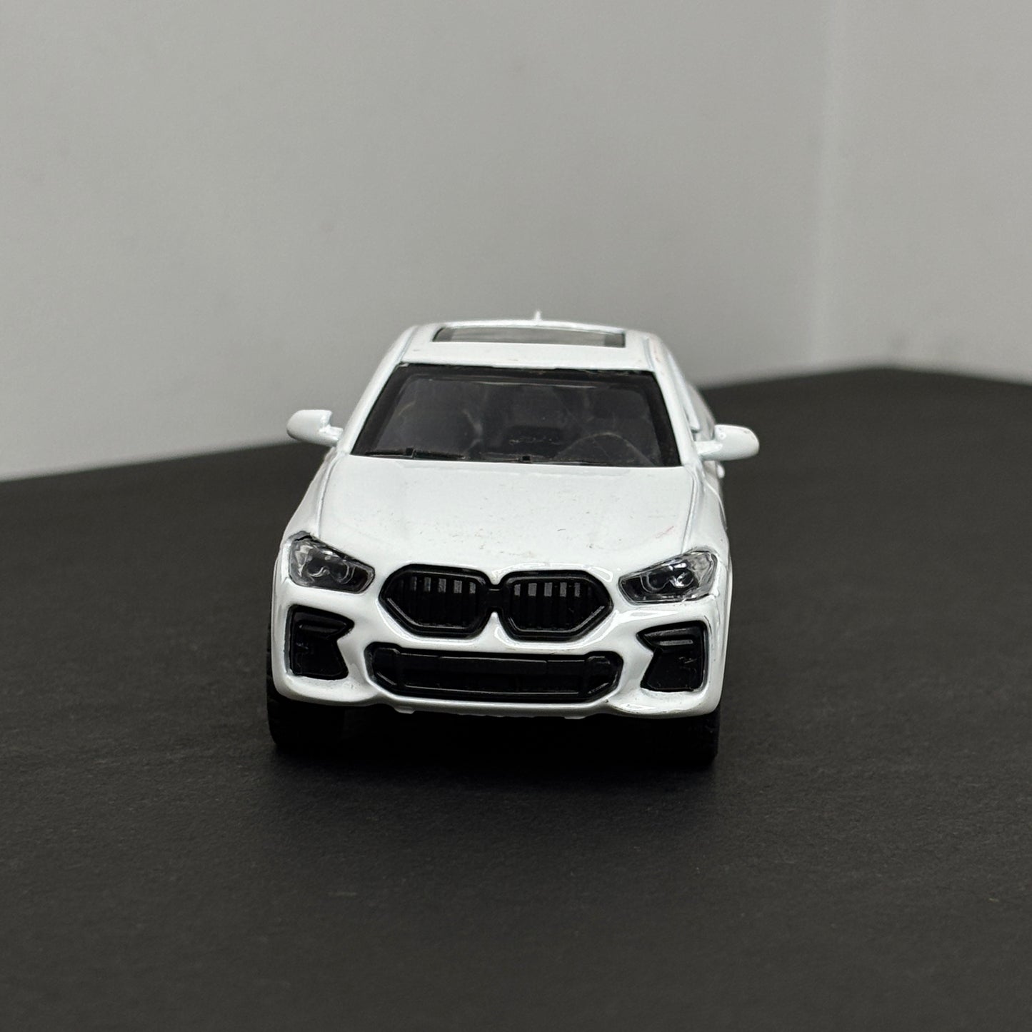 BMW X6 White Die Cast Metal Body 1:43