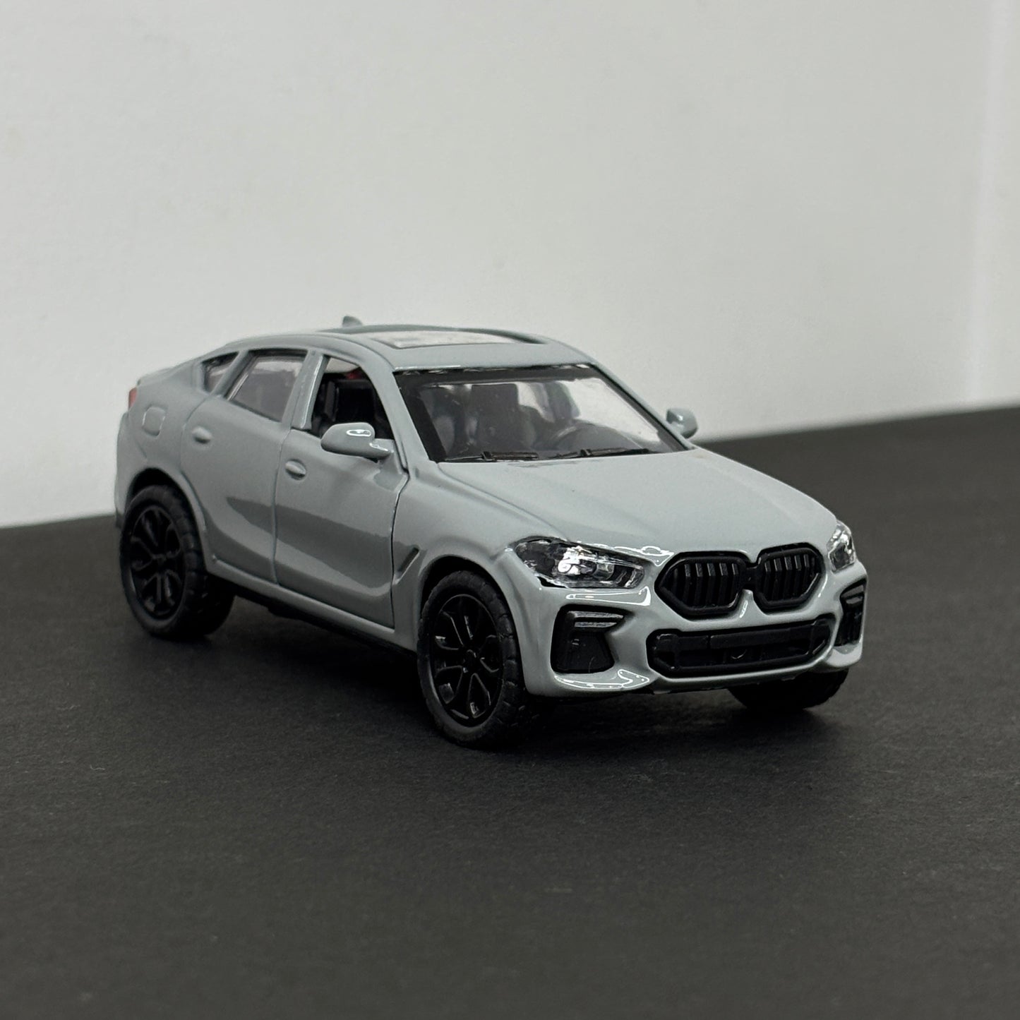 BMW X6 Grey Die Cast Metal Body 1:43