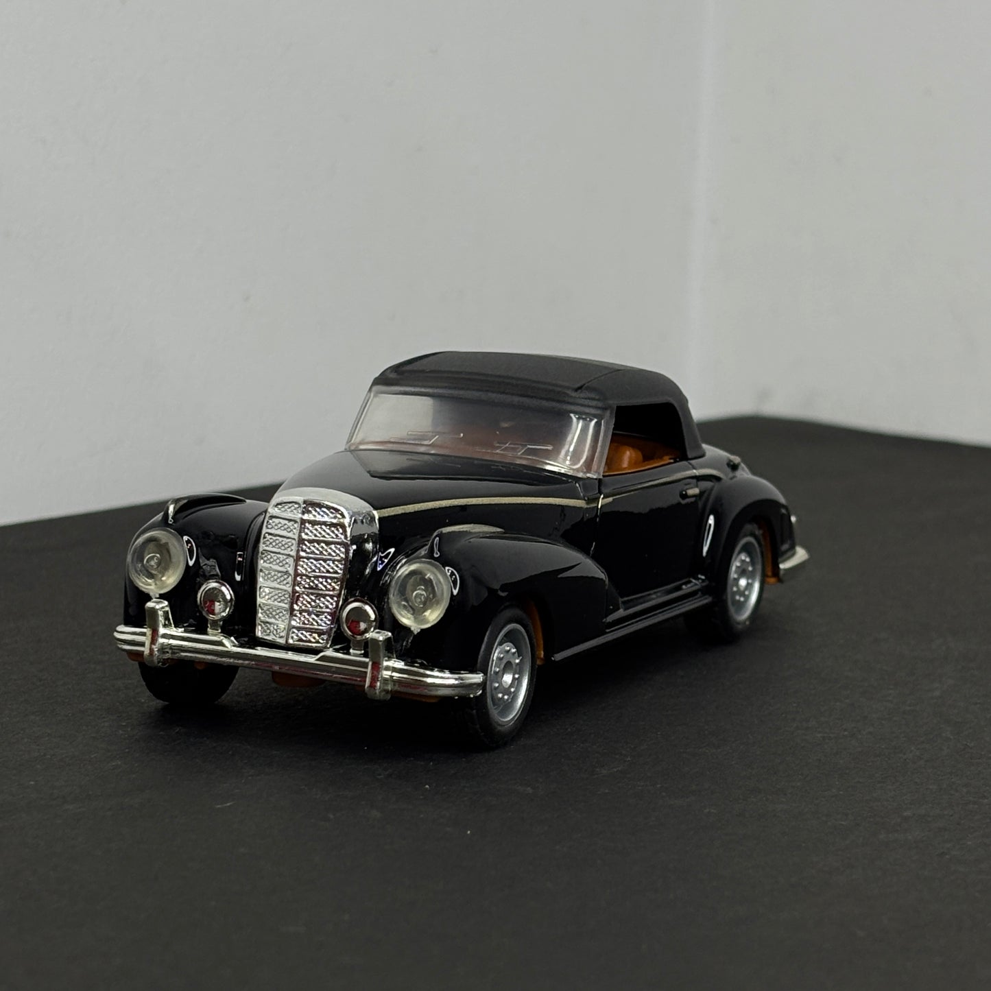 Vintage Die Cast Classic Car Black Metal Body 1:32