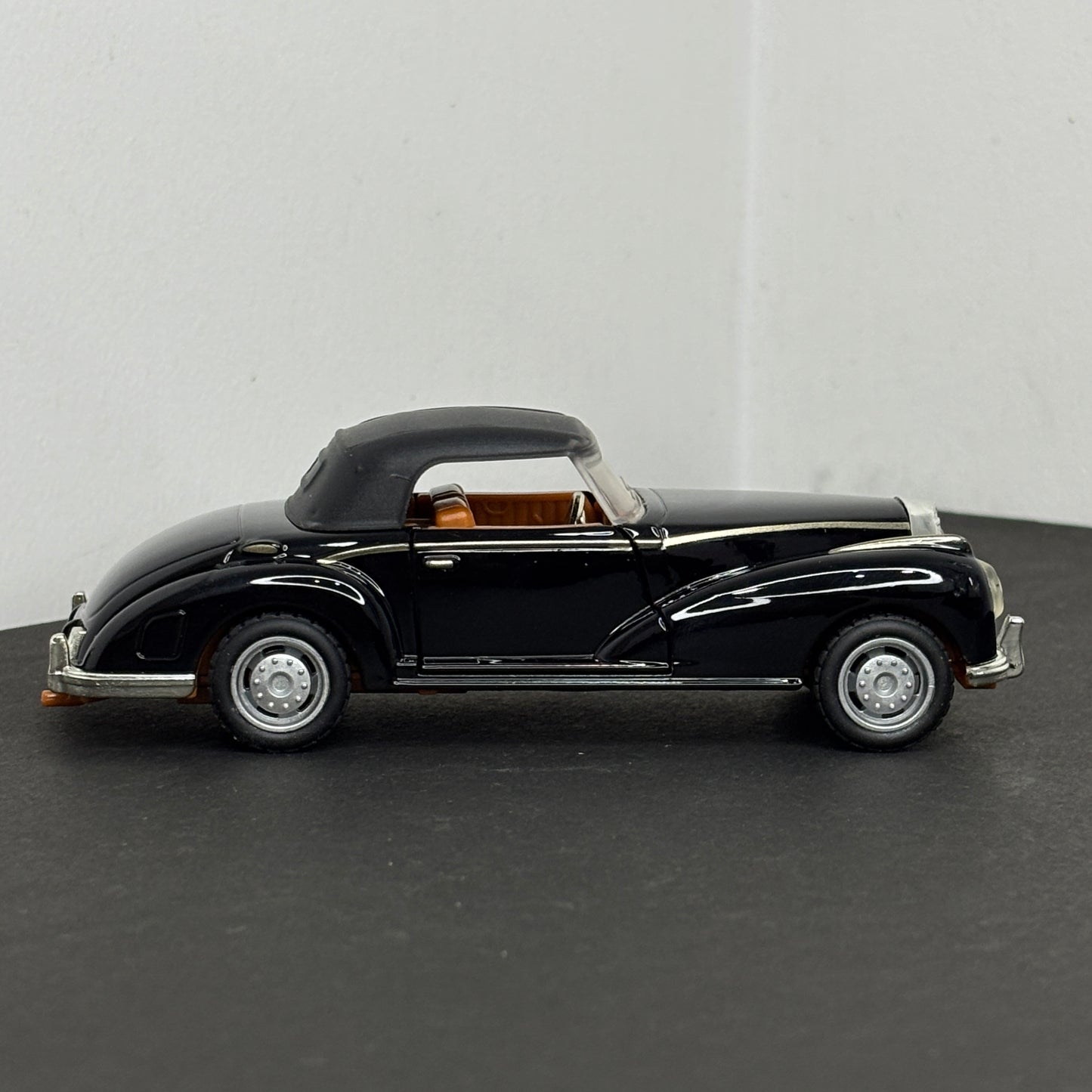 Vintage Die Cast Classic Car Black Metal Body 1:32