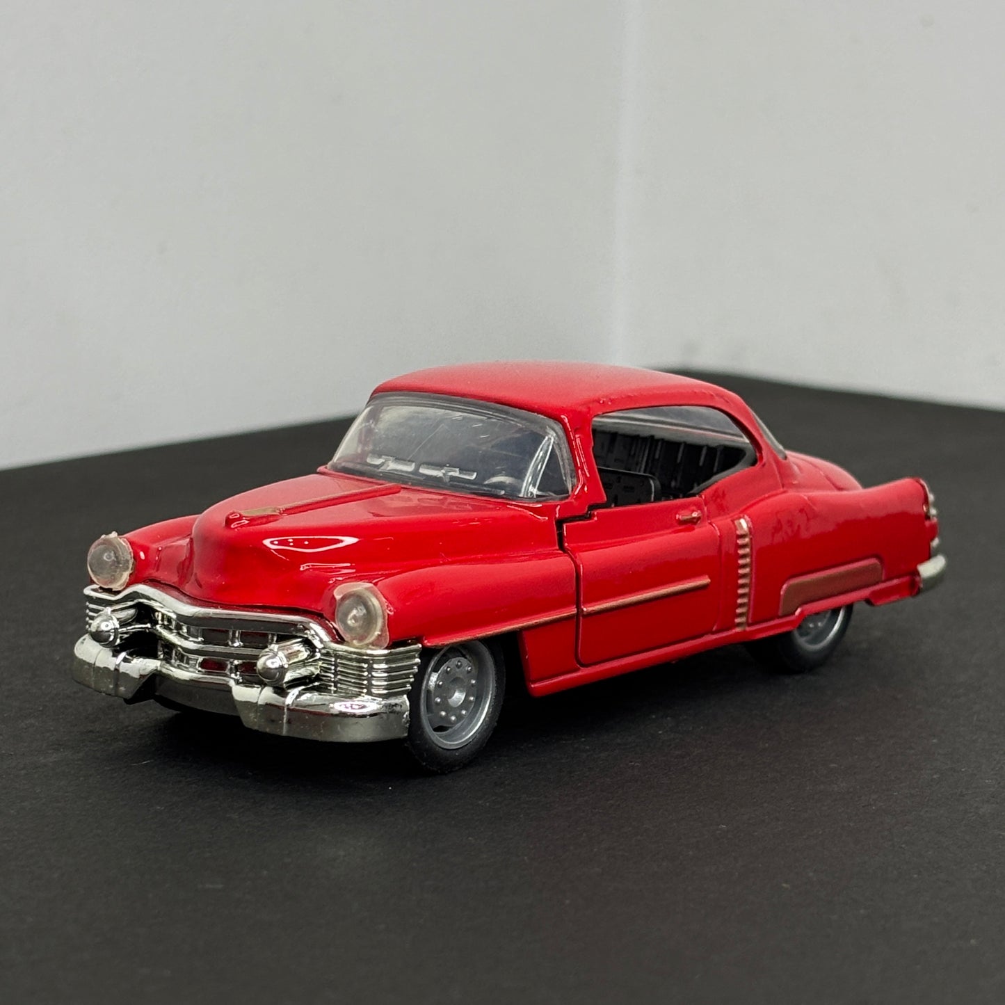 Vintage Die Cast Classic Car Red Metal Body 1:32
