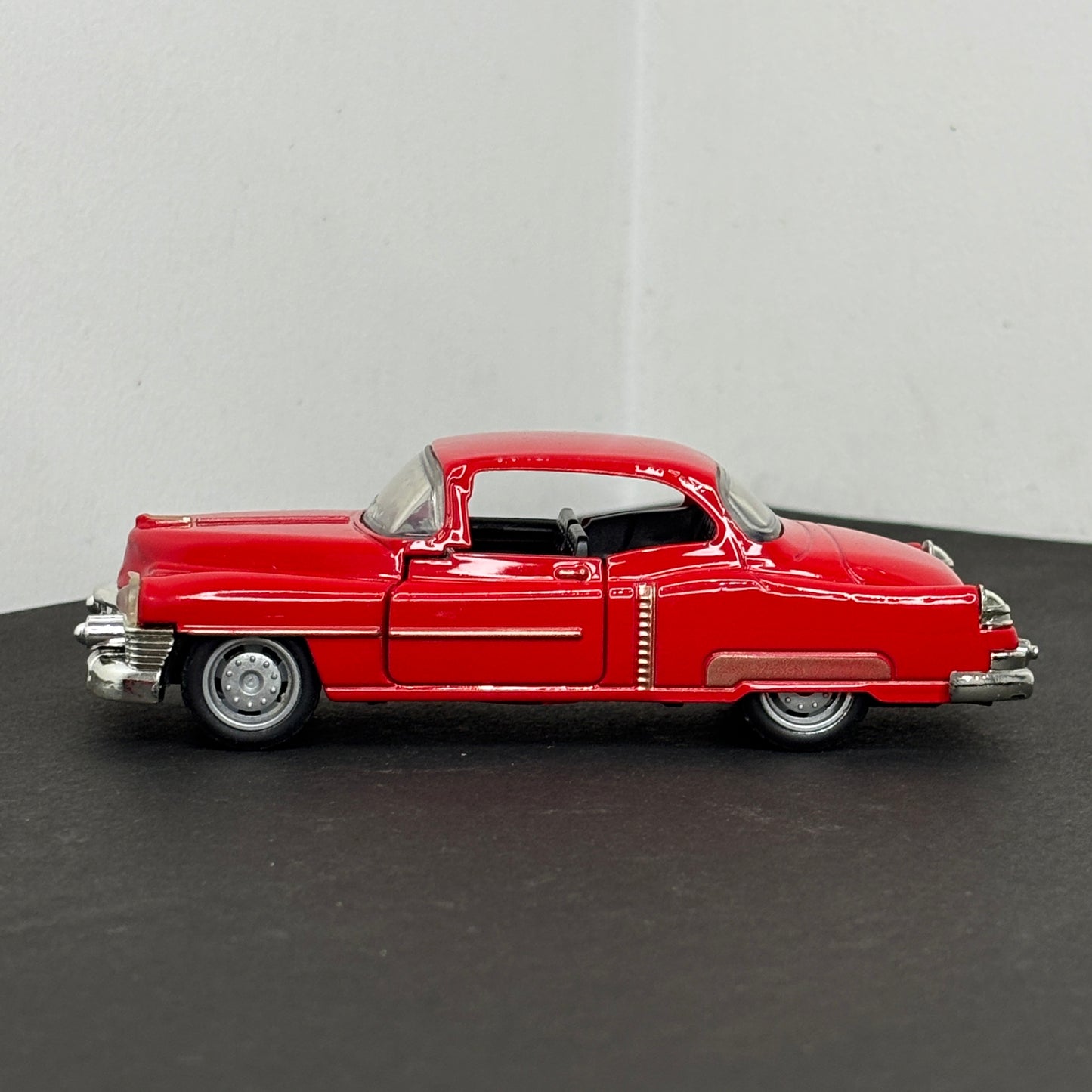 Vintage Die Cast Classic Car Red Metal Body 1:32