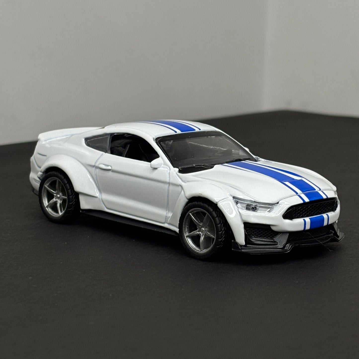 Ford Mustang White Die Cast Metal Body