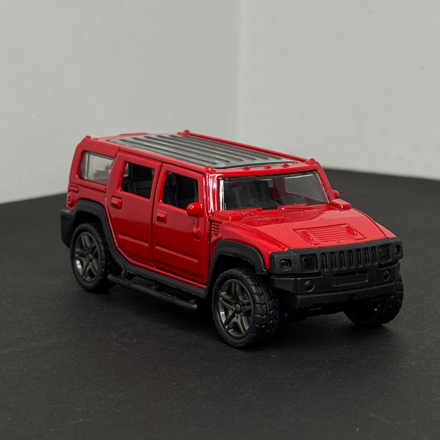 Hummer Red Die Cast Metal Body 1:43