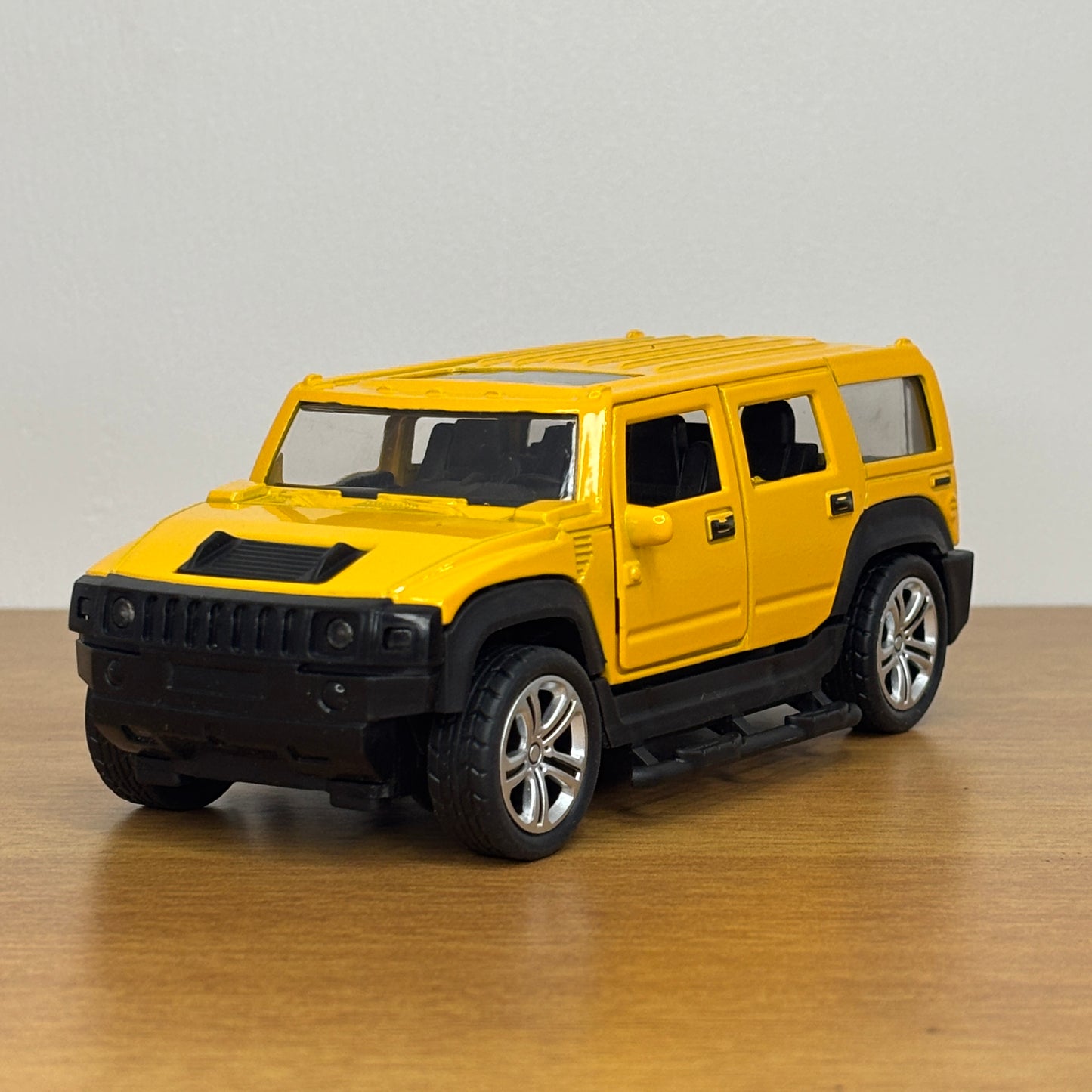 Hummer Premium Quality Die Cast Metal Body 1:28