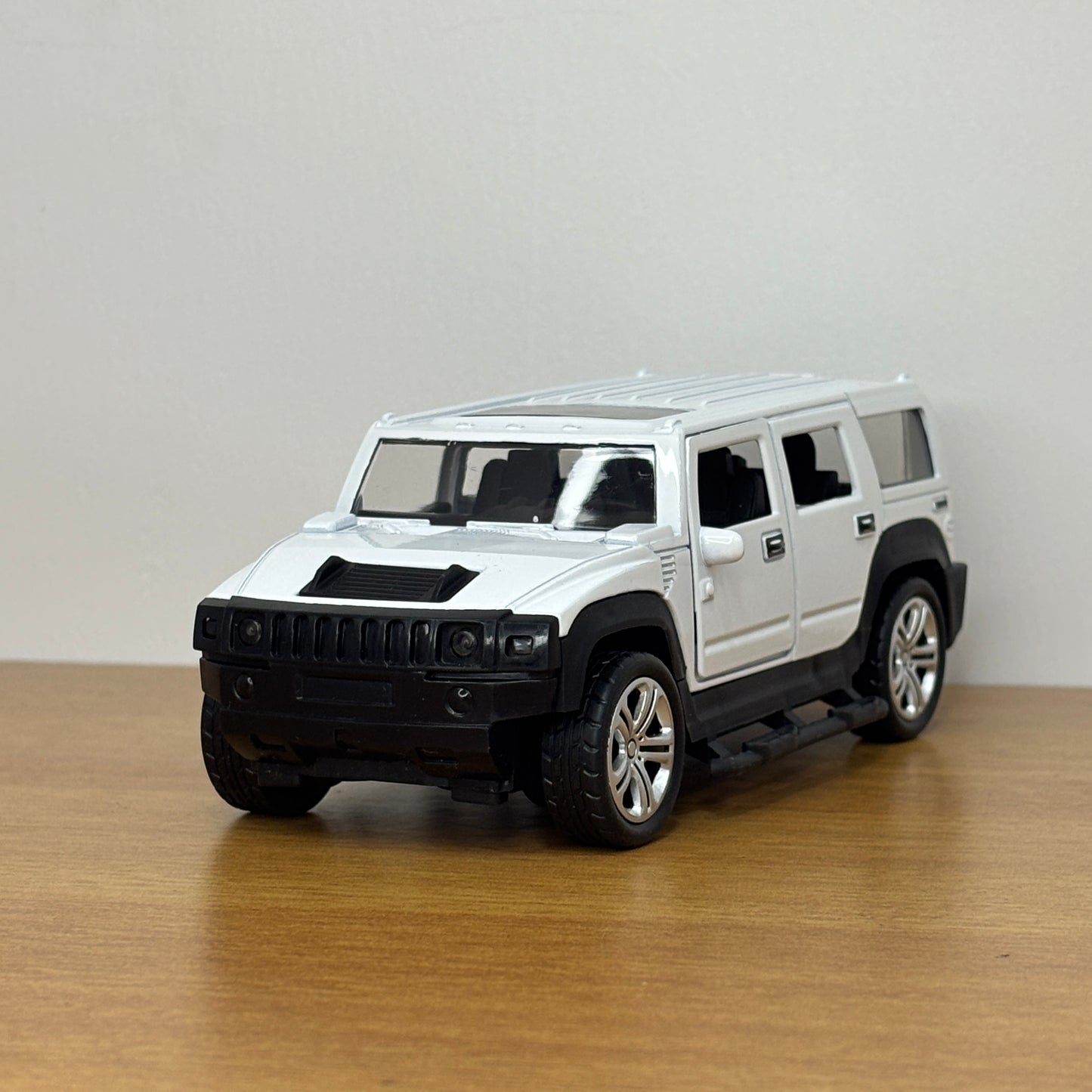 Hummer Premium Quality Die Cast Metal Body 1:28