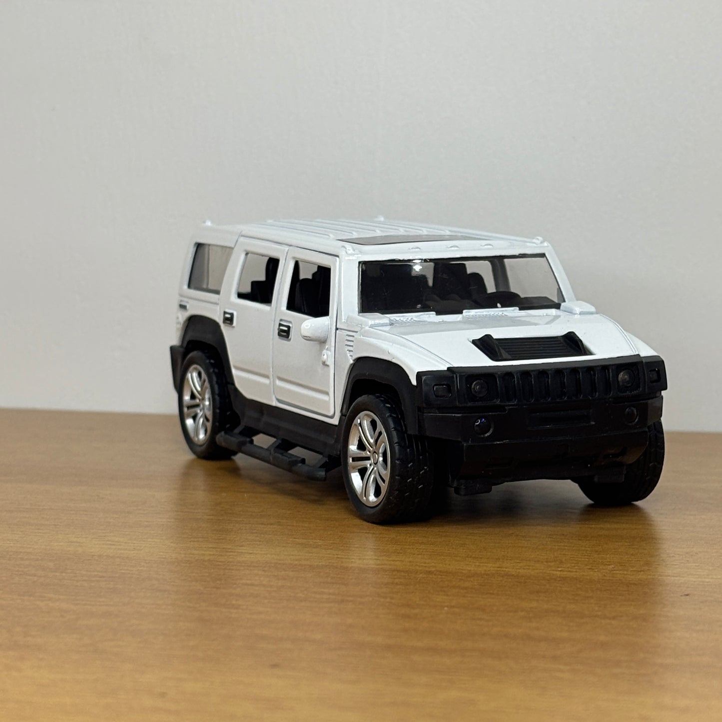 Hummer Premium Quality Die Cast Metal Body 1:28