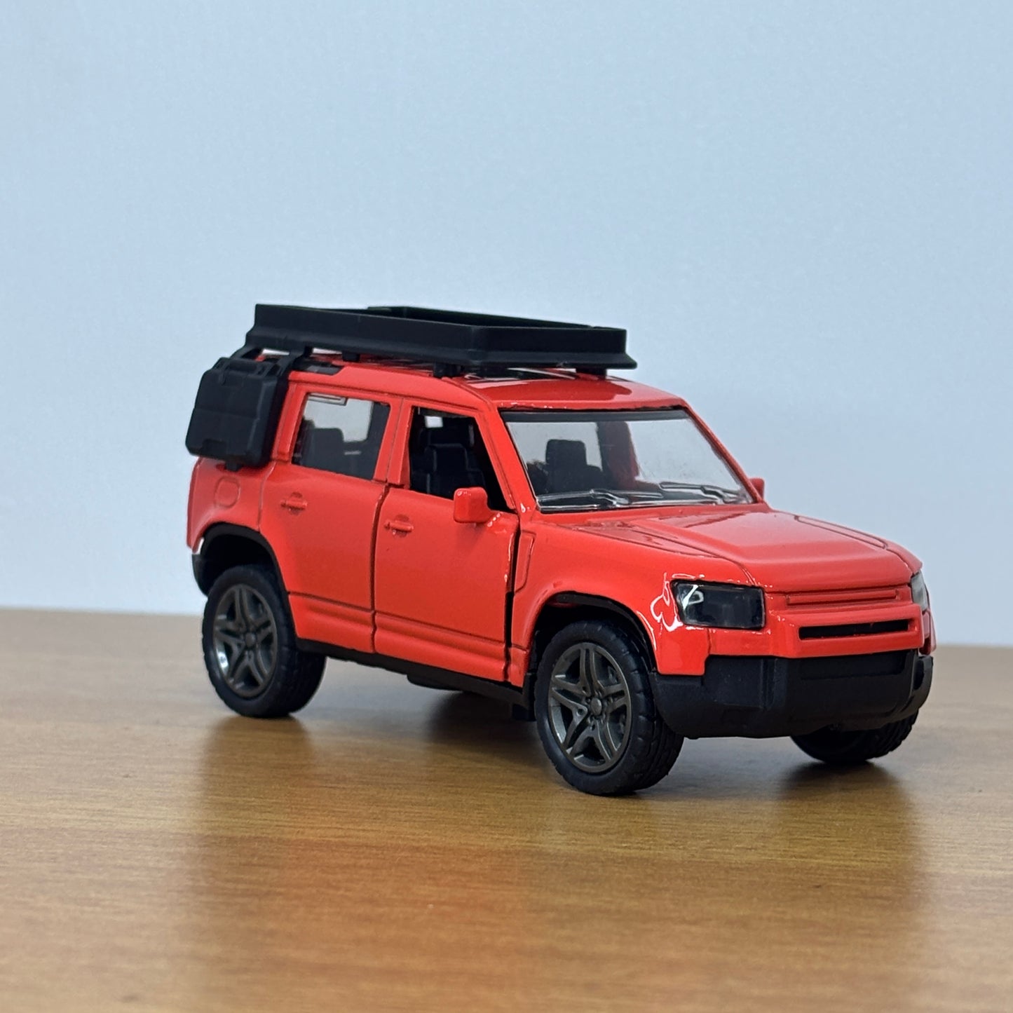 Defender Die Cast Metal Body 1:32