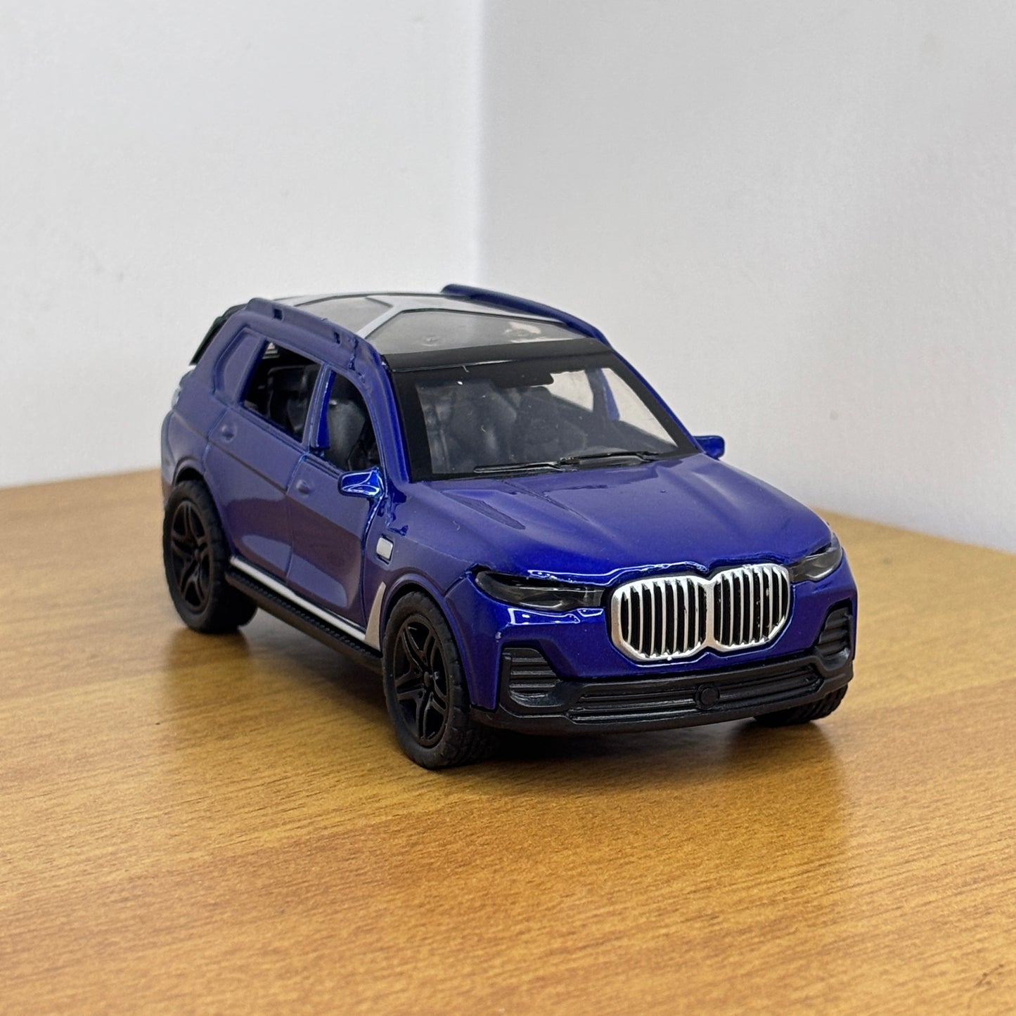BMW X7 SUV Die Cast Model 1:36